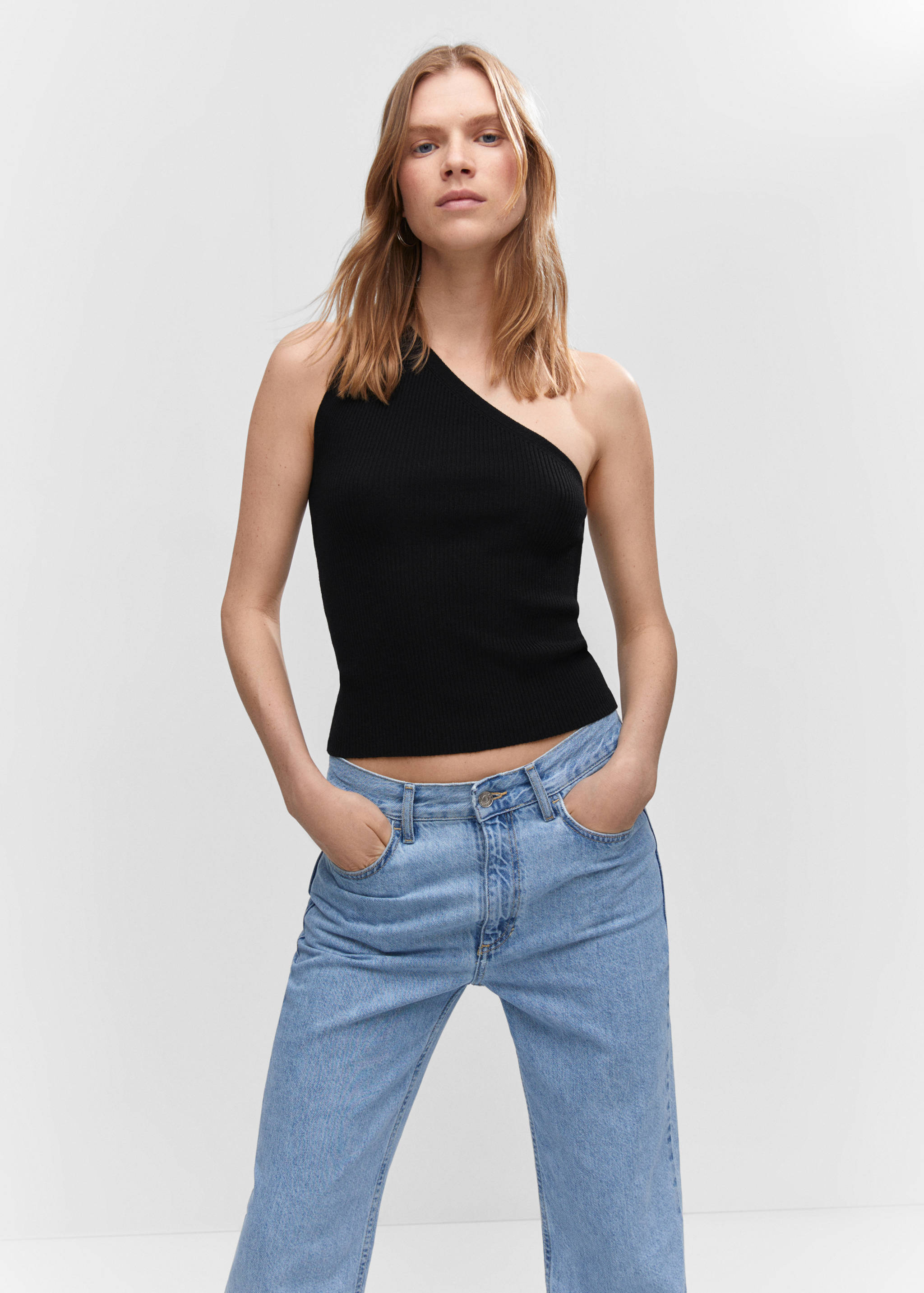 Asymmetrical-neck knitted top - Medium plane