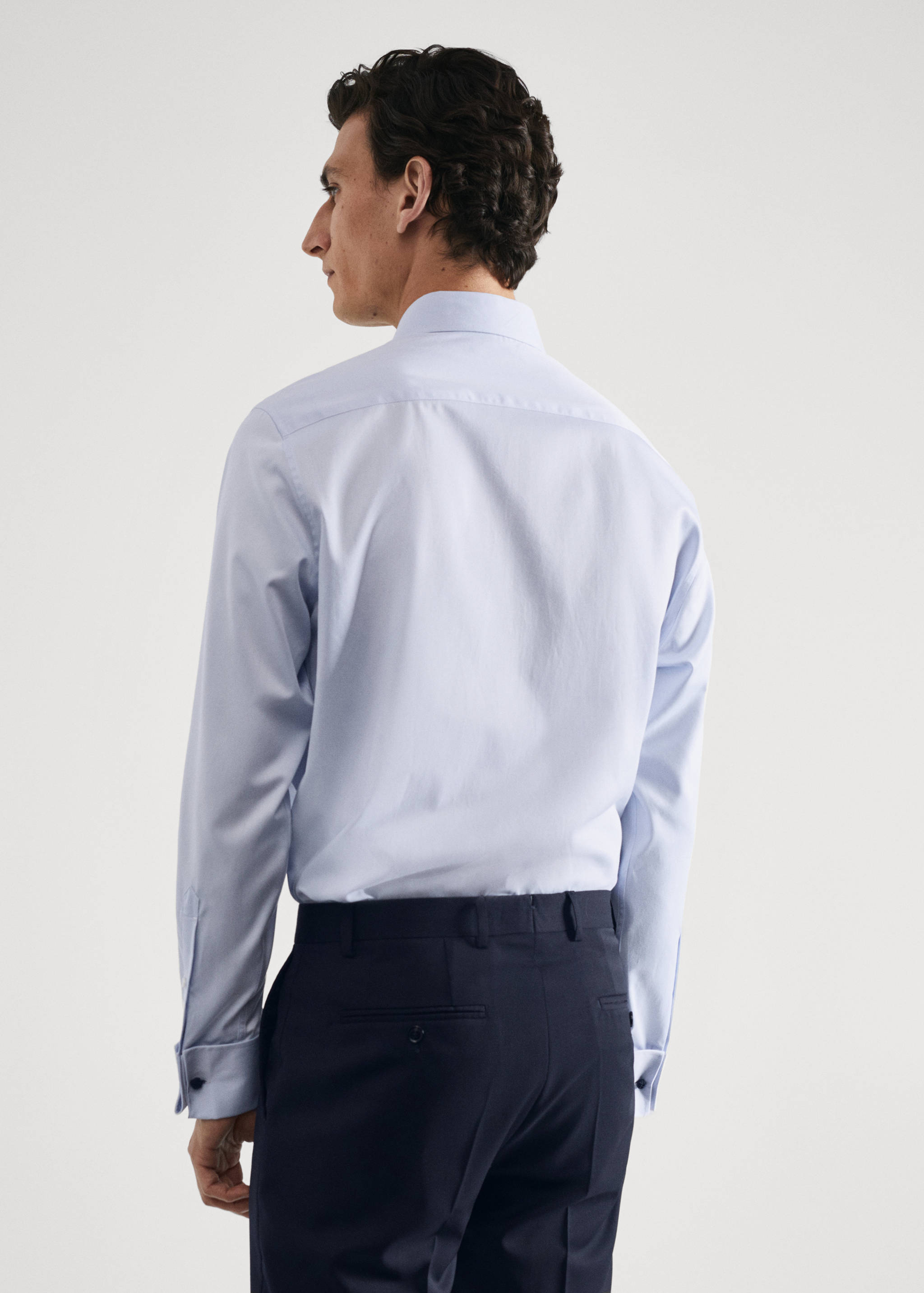 Chemise costume regular-fit tissu twill boutons de manchette - Verso de l’article