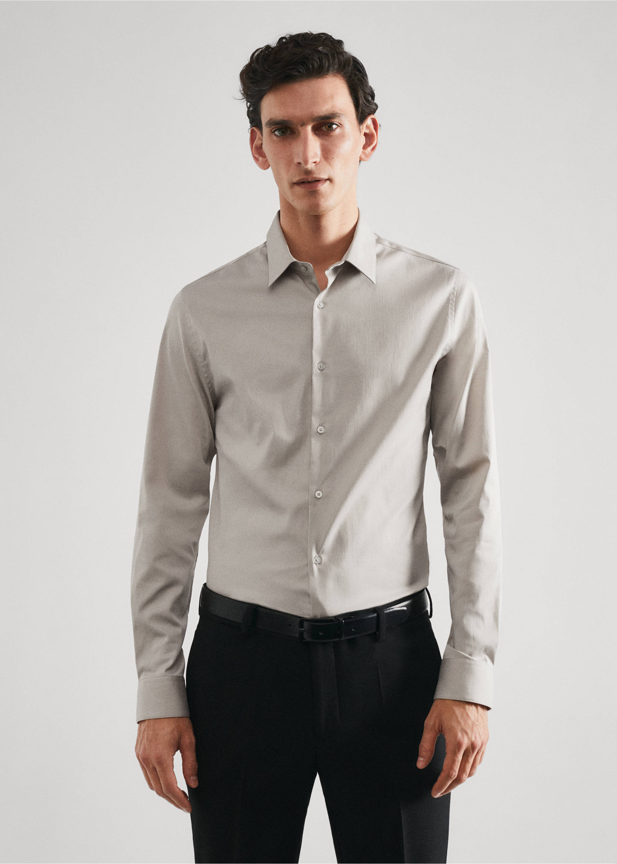 Костюмная рубашка super slim fit из поплина - Средний план, Бежевый. Ref: 57020655-00.