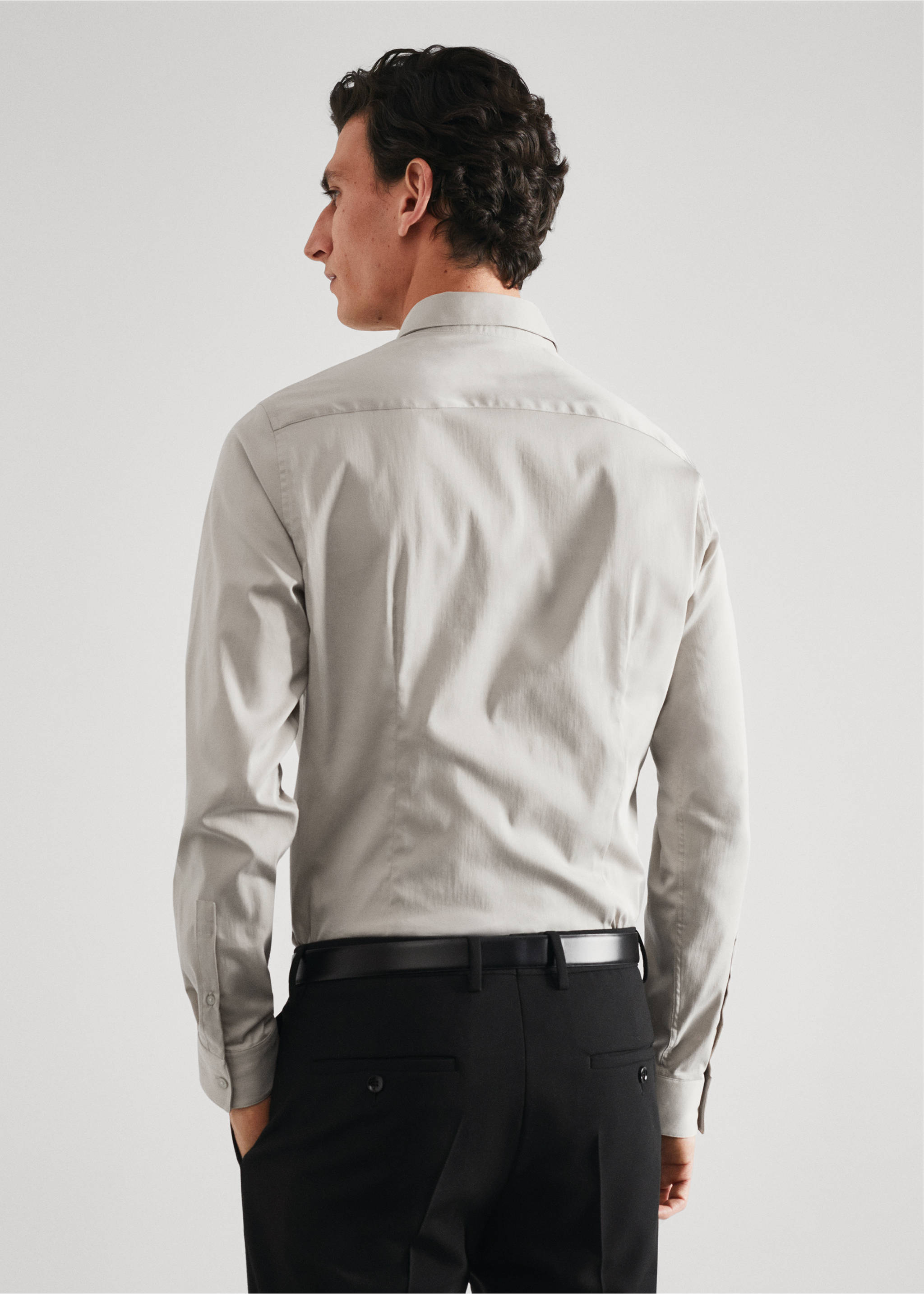 Костюмная рубашка super slim fit из поплина - Обратная сторона изделия, Бежевый. Ref: 57020655-00.