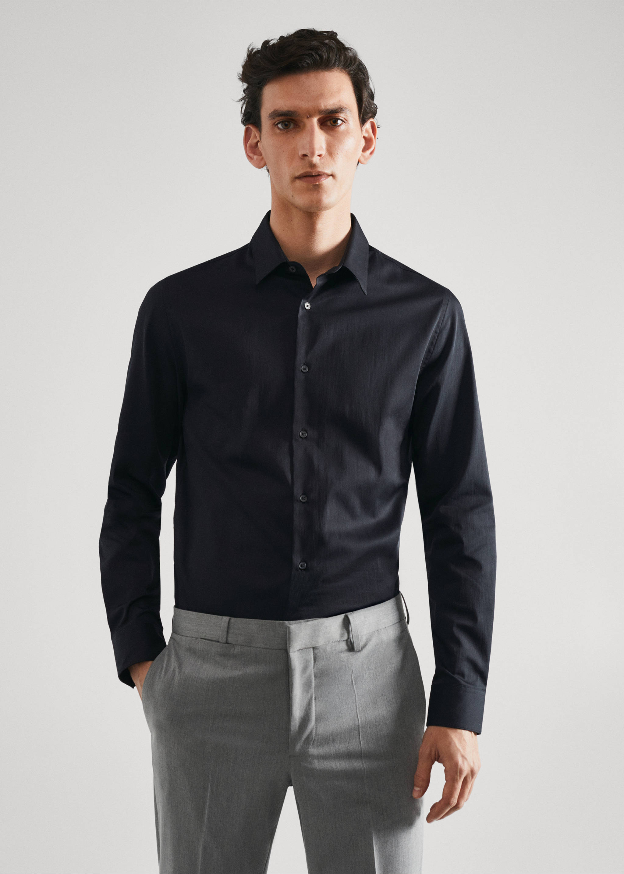 Костюмная рубашка super slim fit из поплина - Средний план, Черный. Ref: 57020655-00.