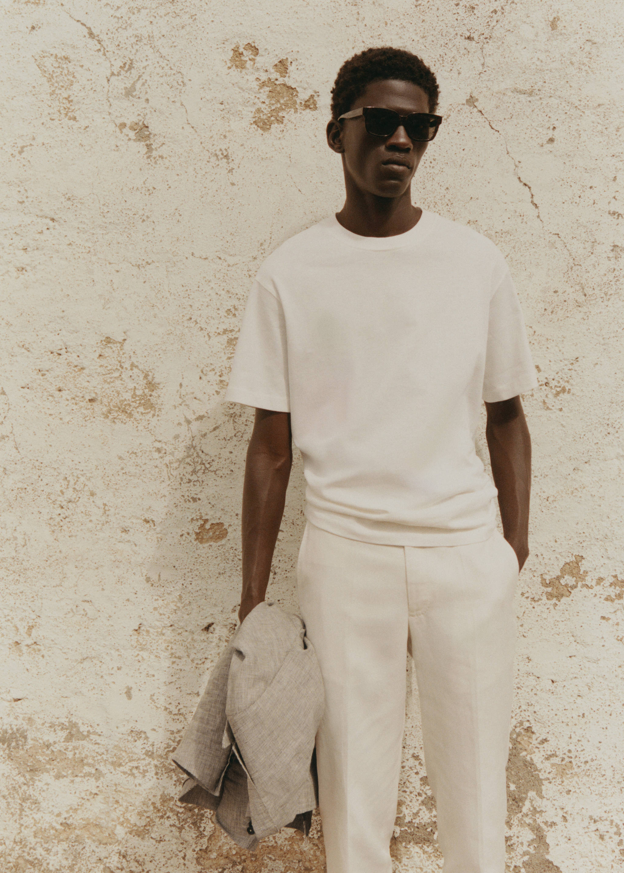 Basic 100% cotton relaxed-fit t-shirt - Details of the article 5