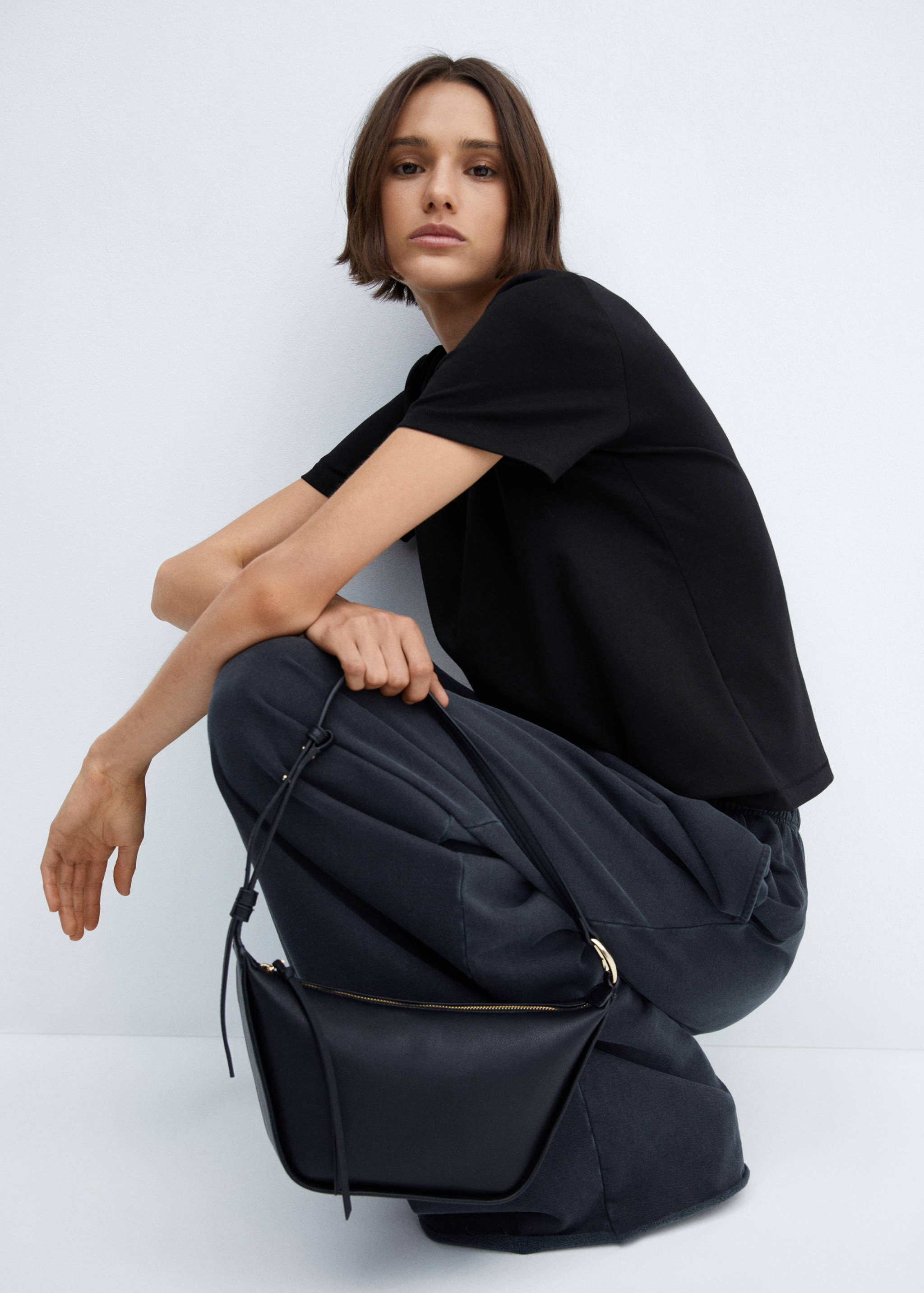 Футболка премиум из хлопка - Деталь изделия 2