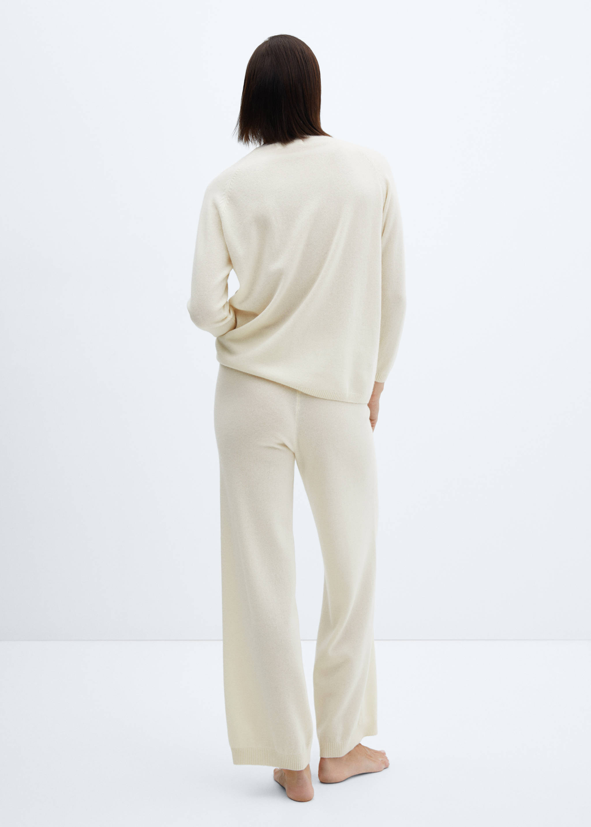 100% cashmere pants - Reverse of the article