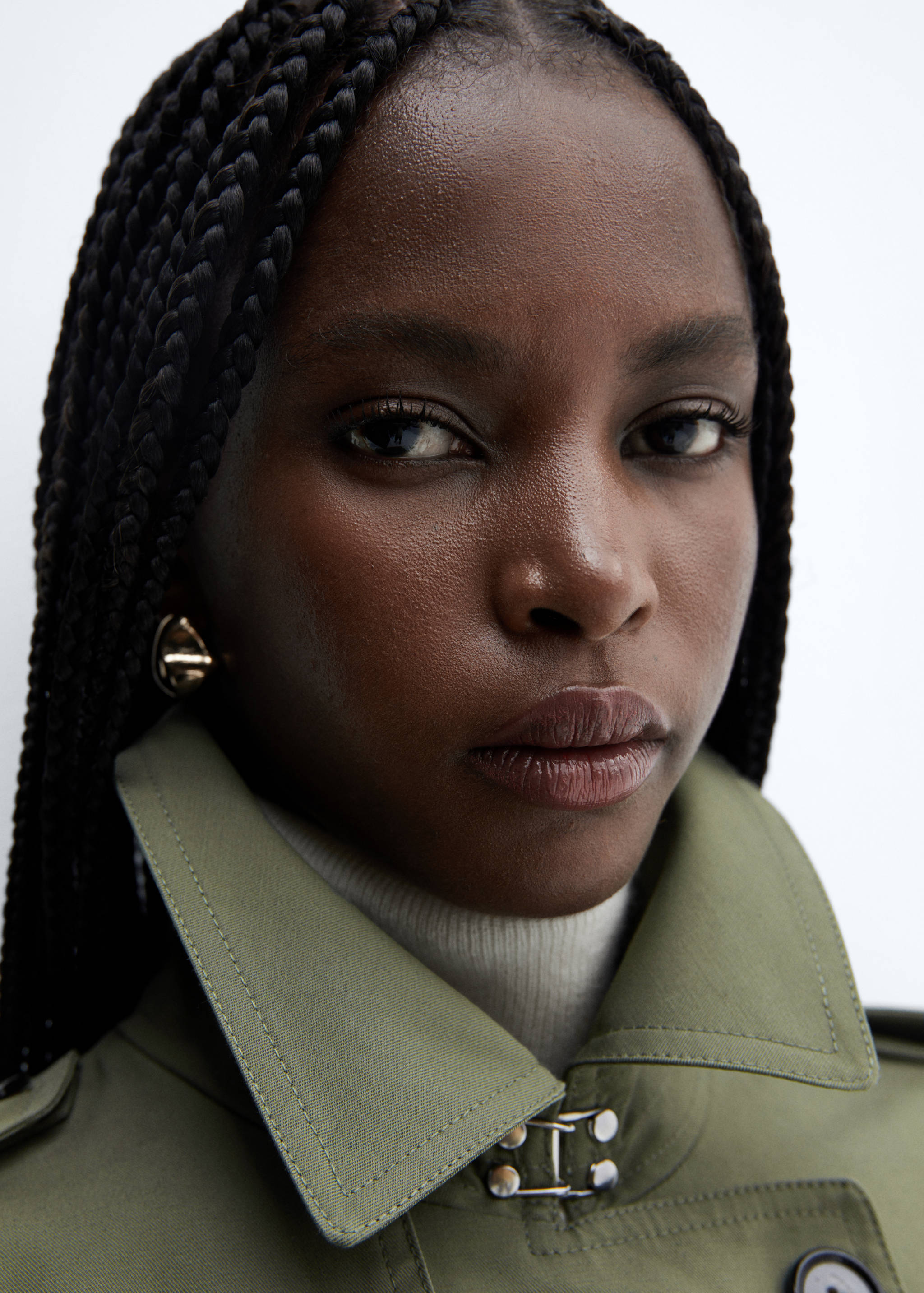 Classic trench coat with belt - Details of the article 1