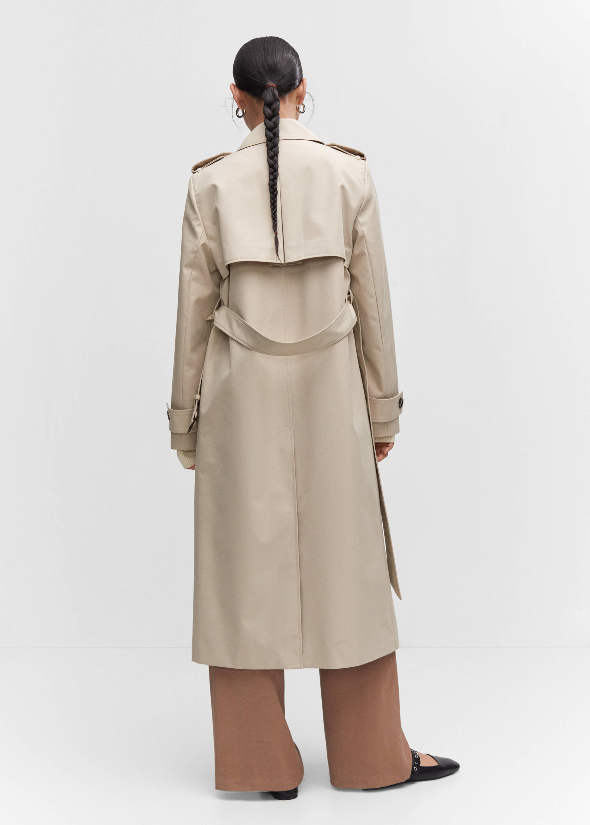 Waterproof double-breasted trench coat - Reverse of the article