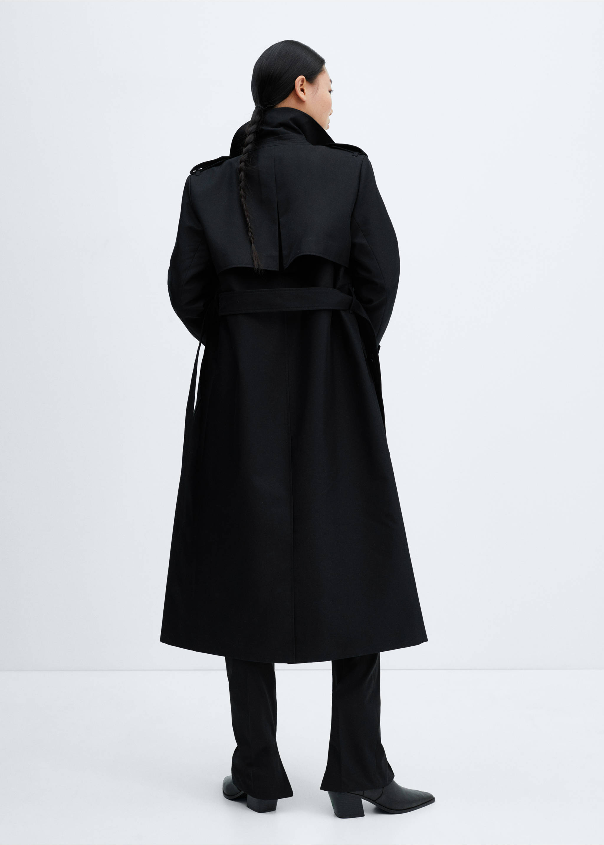 Trench impermeable doble botonadura - Reverso del artículo, Negro. Ref: 57023775-00.
