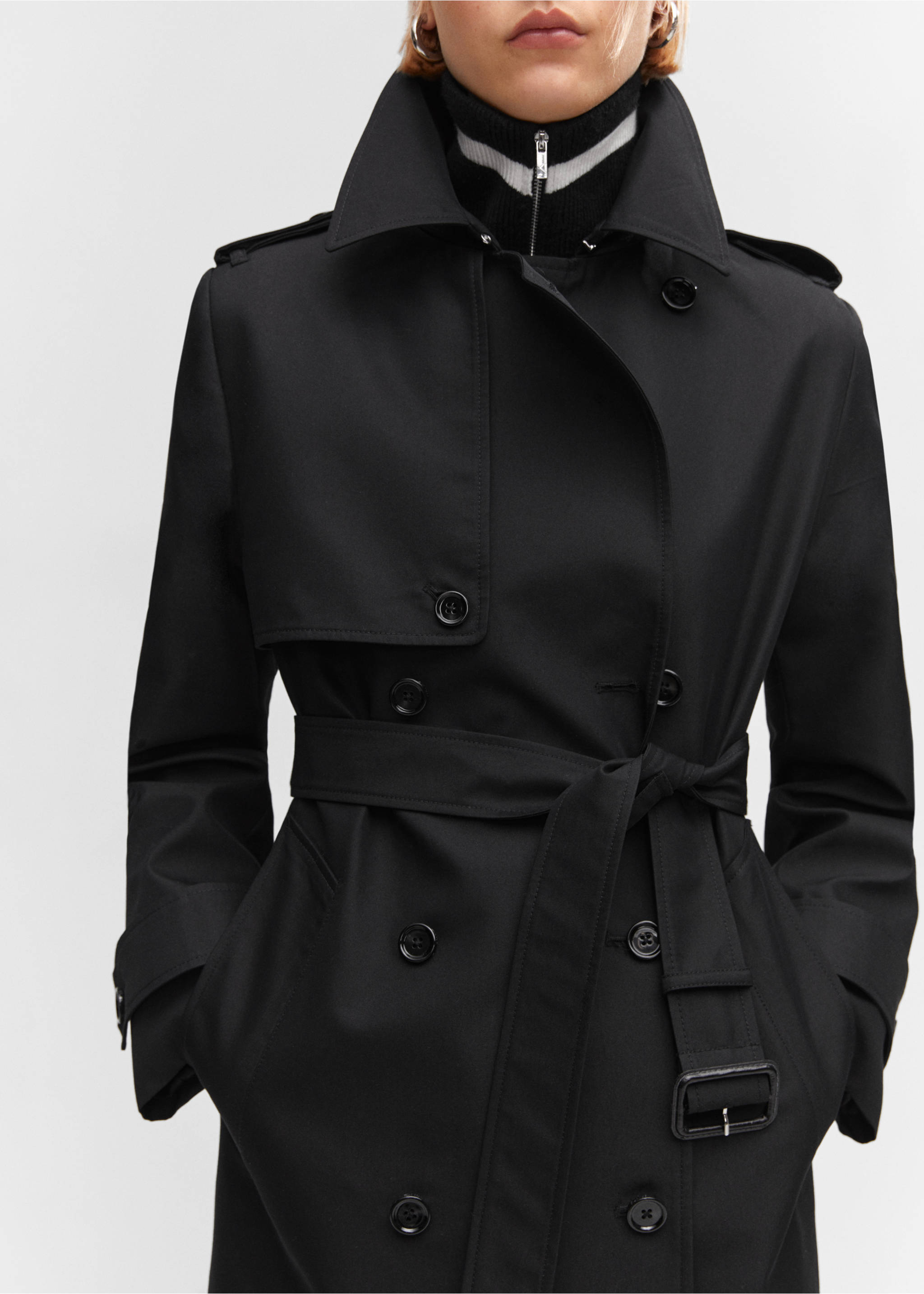 Trench impermeable doble botonadura - Detalle del artículo 3, Negro. Ref: 57023775-00.