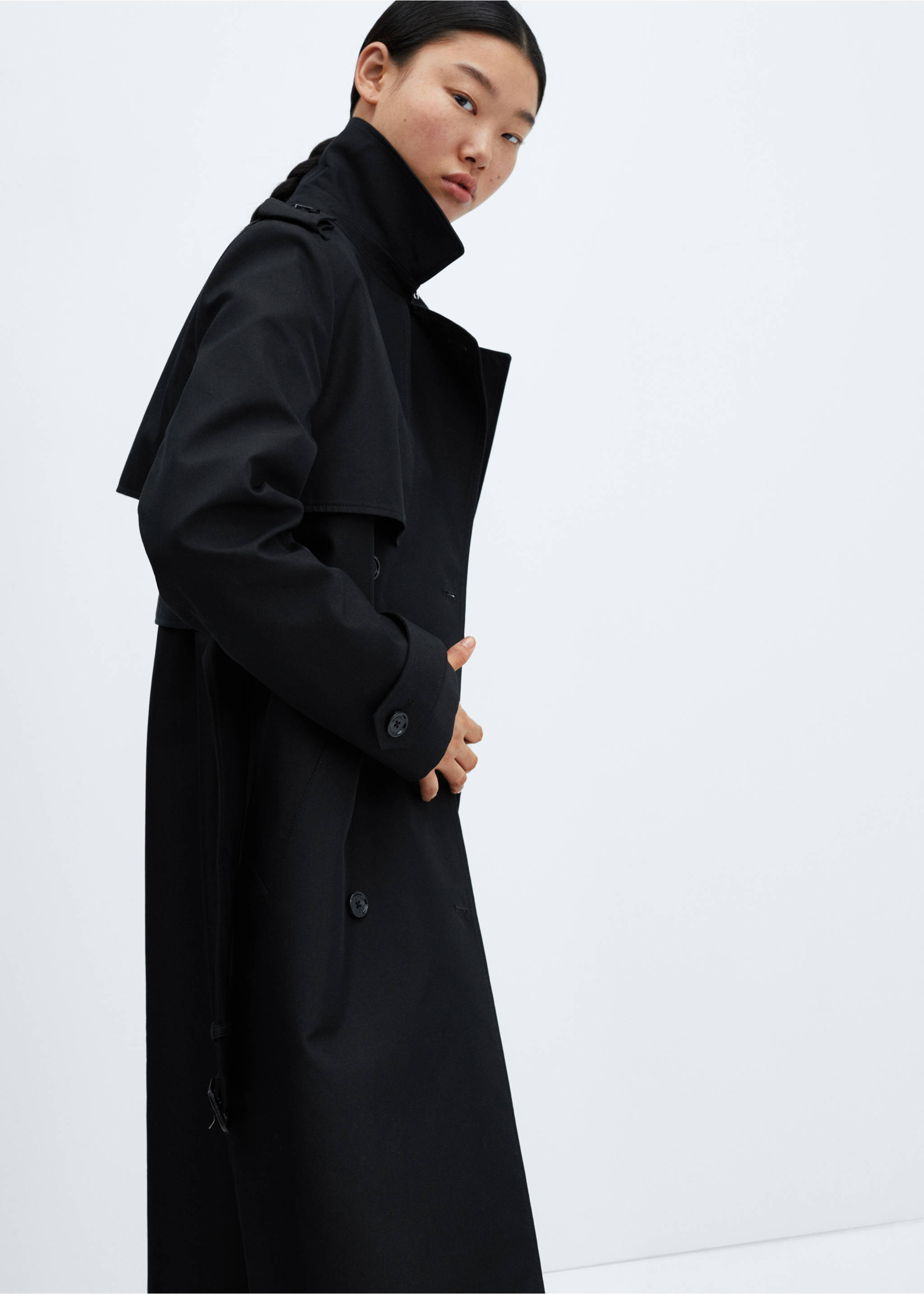 Trench impermeable doble botonadura - Detalle del artículo 2, Negro. Ref: 57023775-00.
