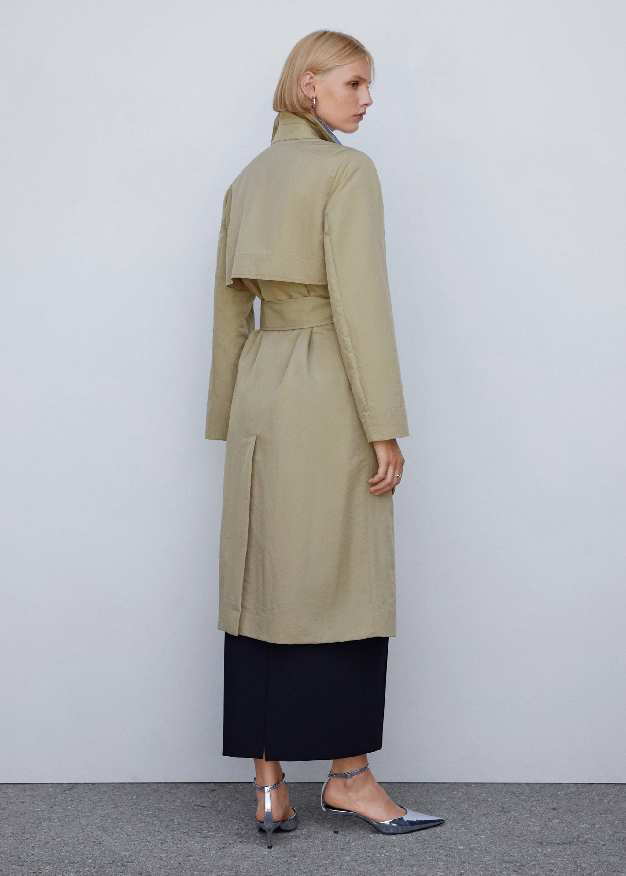 Trench fluido lazo - Reverso del artículo, Beige. Ref: 57023778-00.