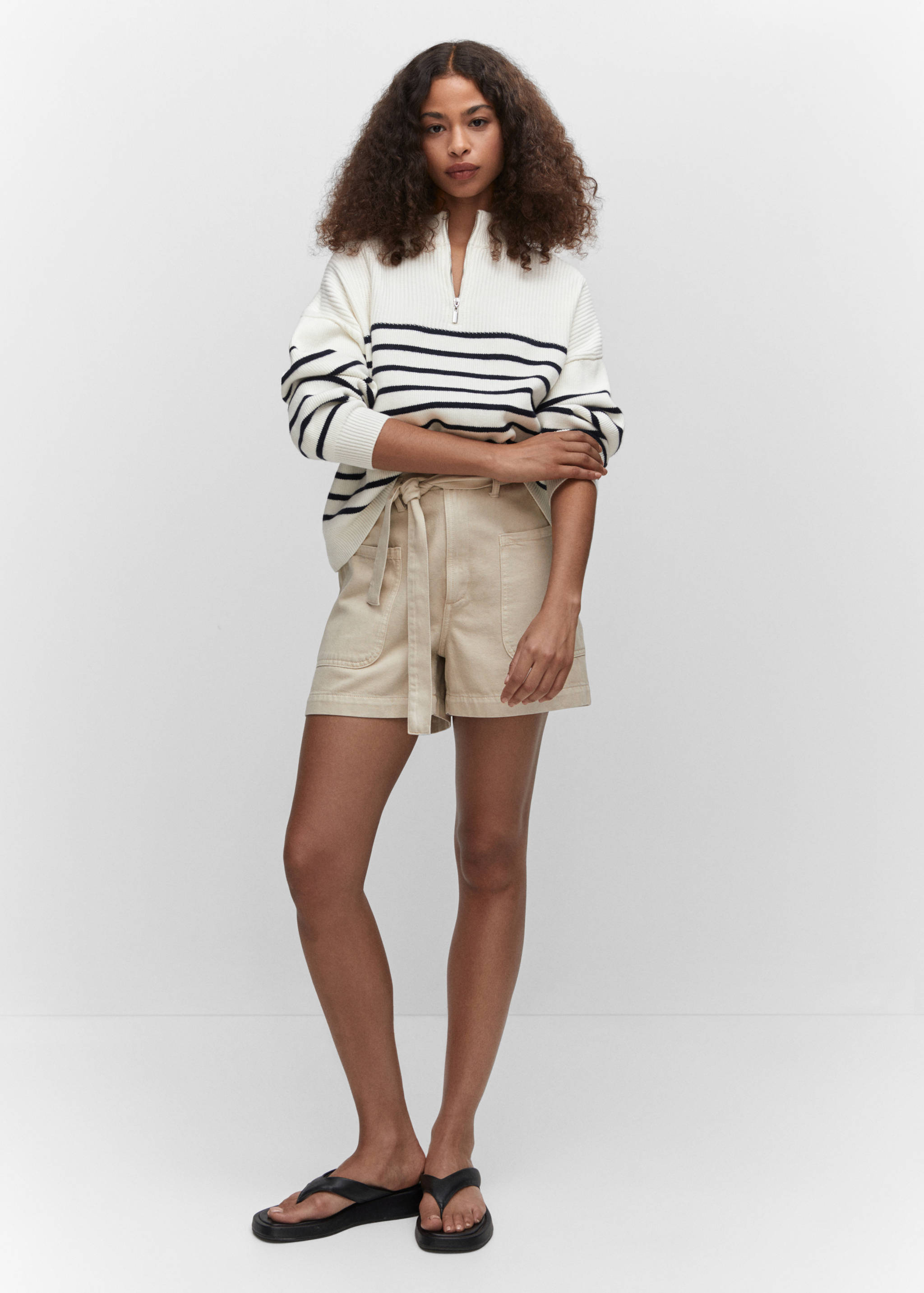 Джемпер в полоску с молнией - Общий план