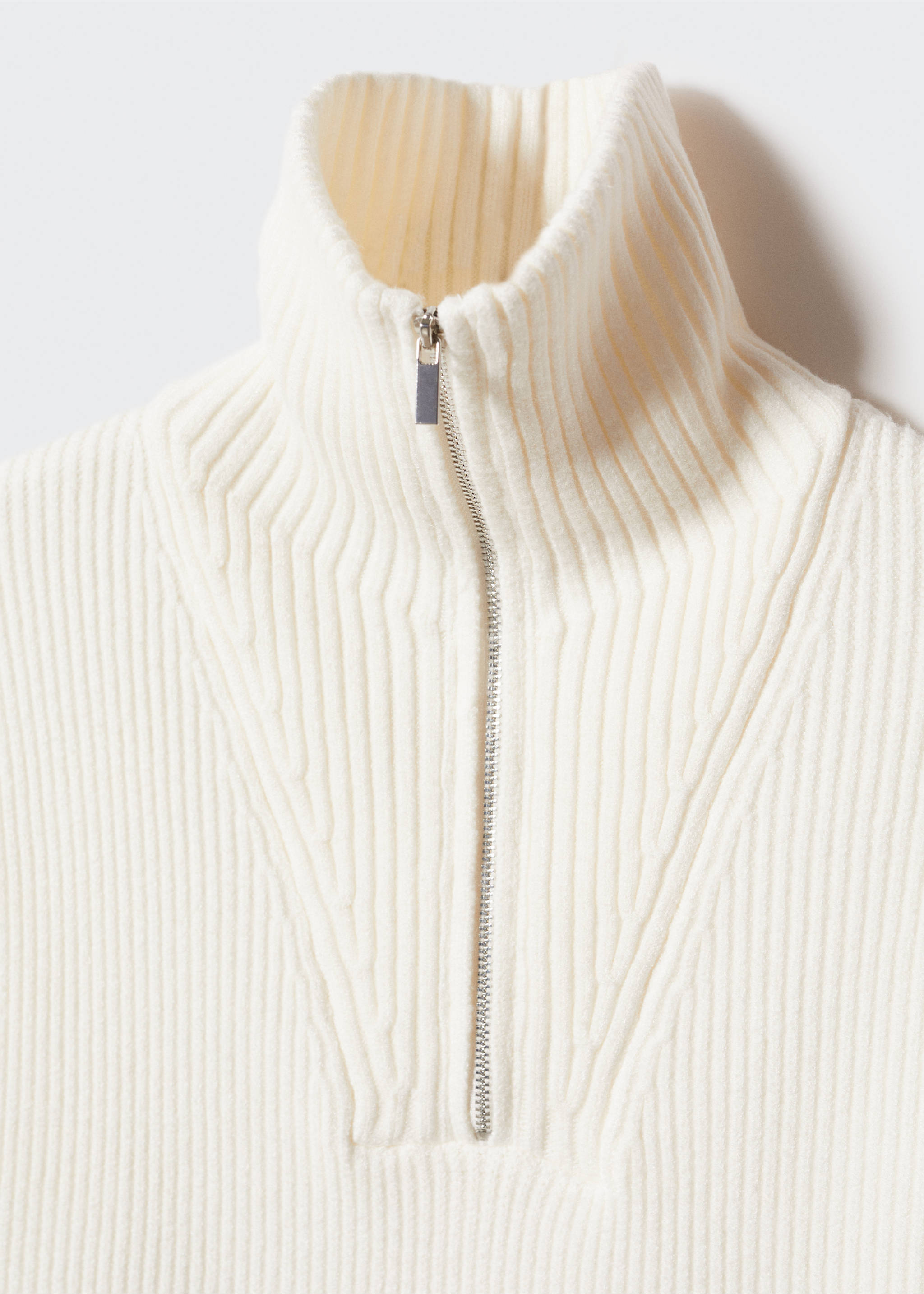 Knitted gilet with zip - Details of the article 8, Ecru. Ref: 57024397-00.