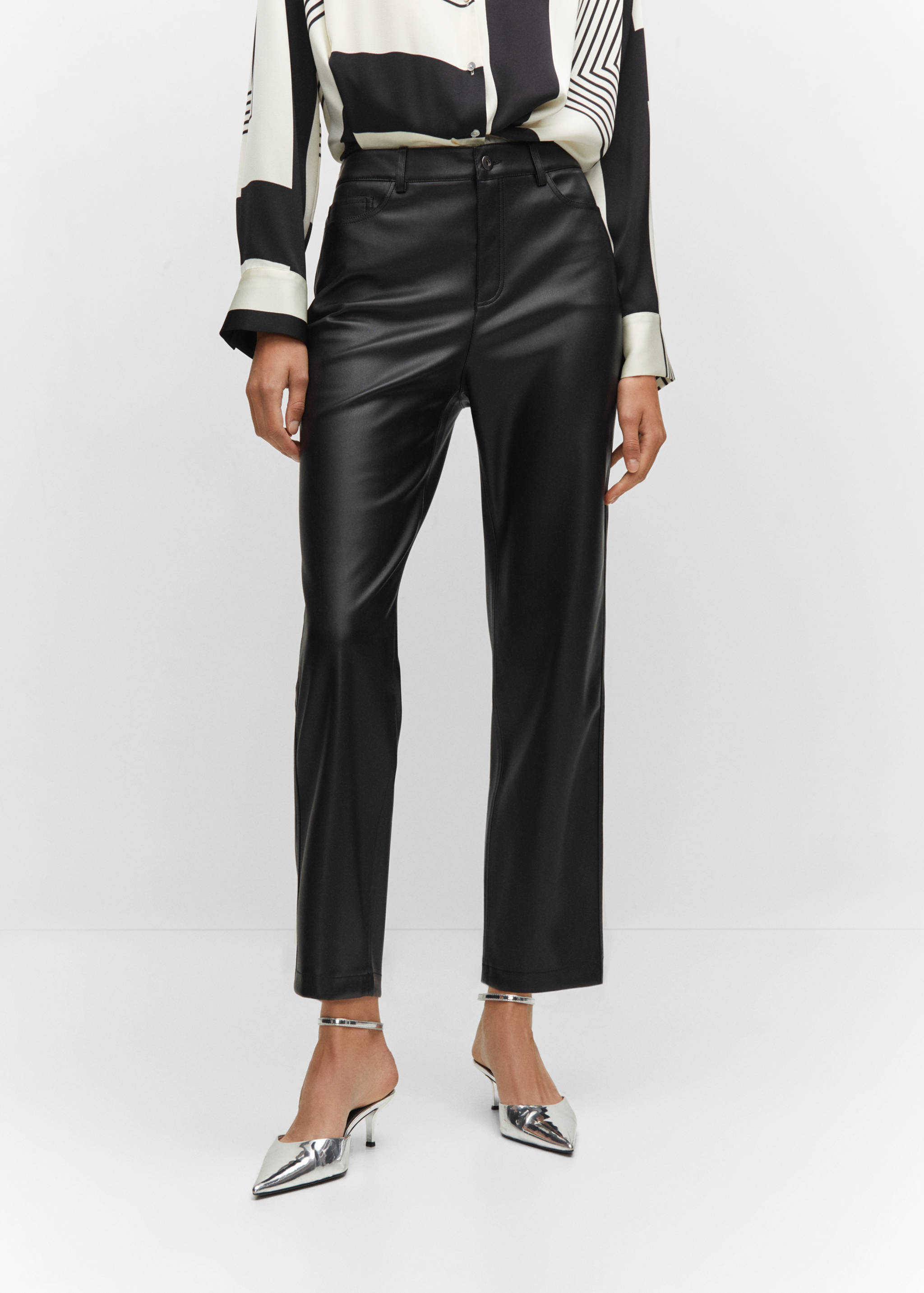 Pantalon droit cuir synthétique - Plan moyen