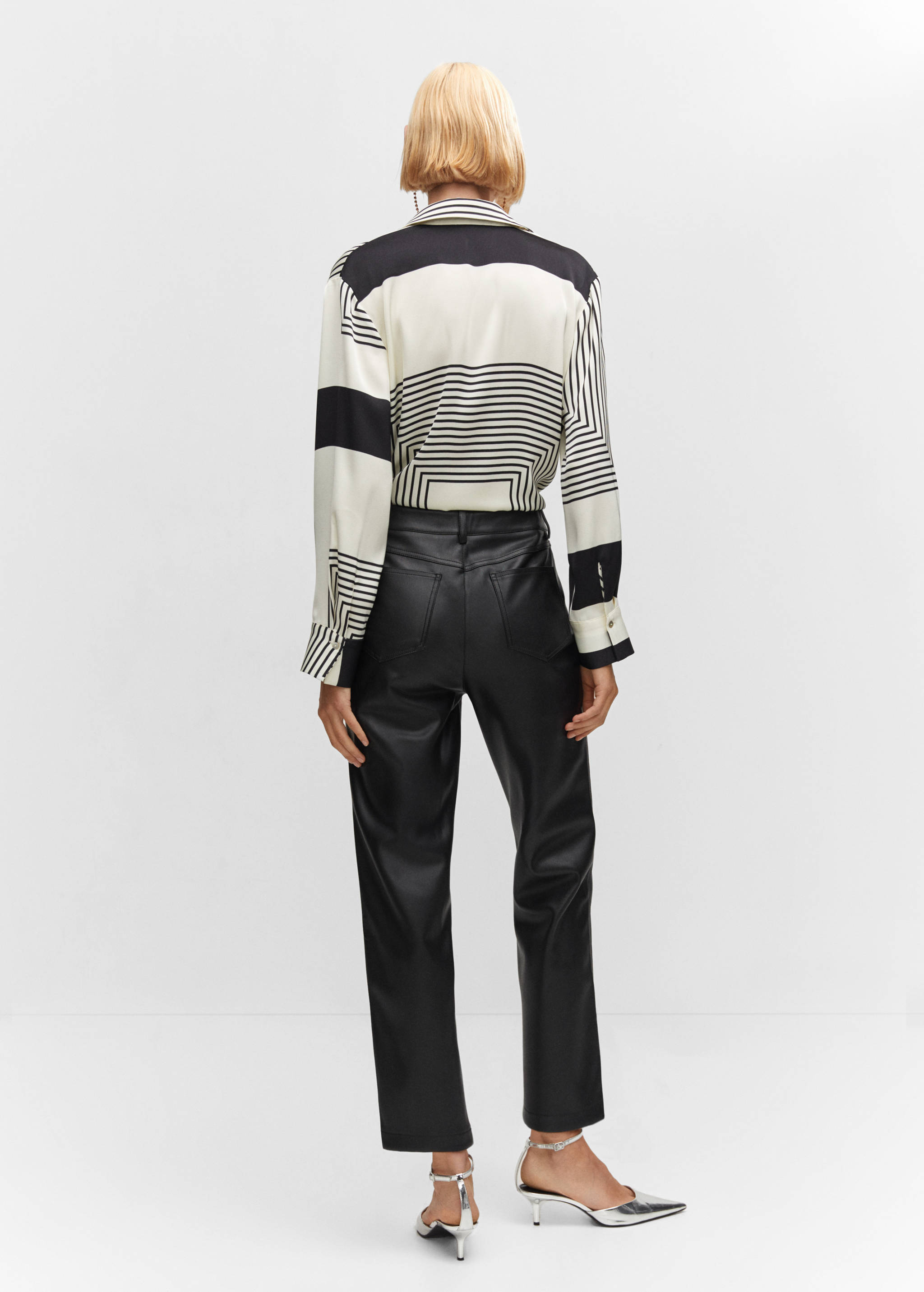 Pantalon droit cuir synthétique - Verso de l’article