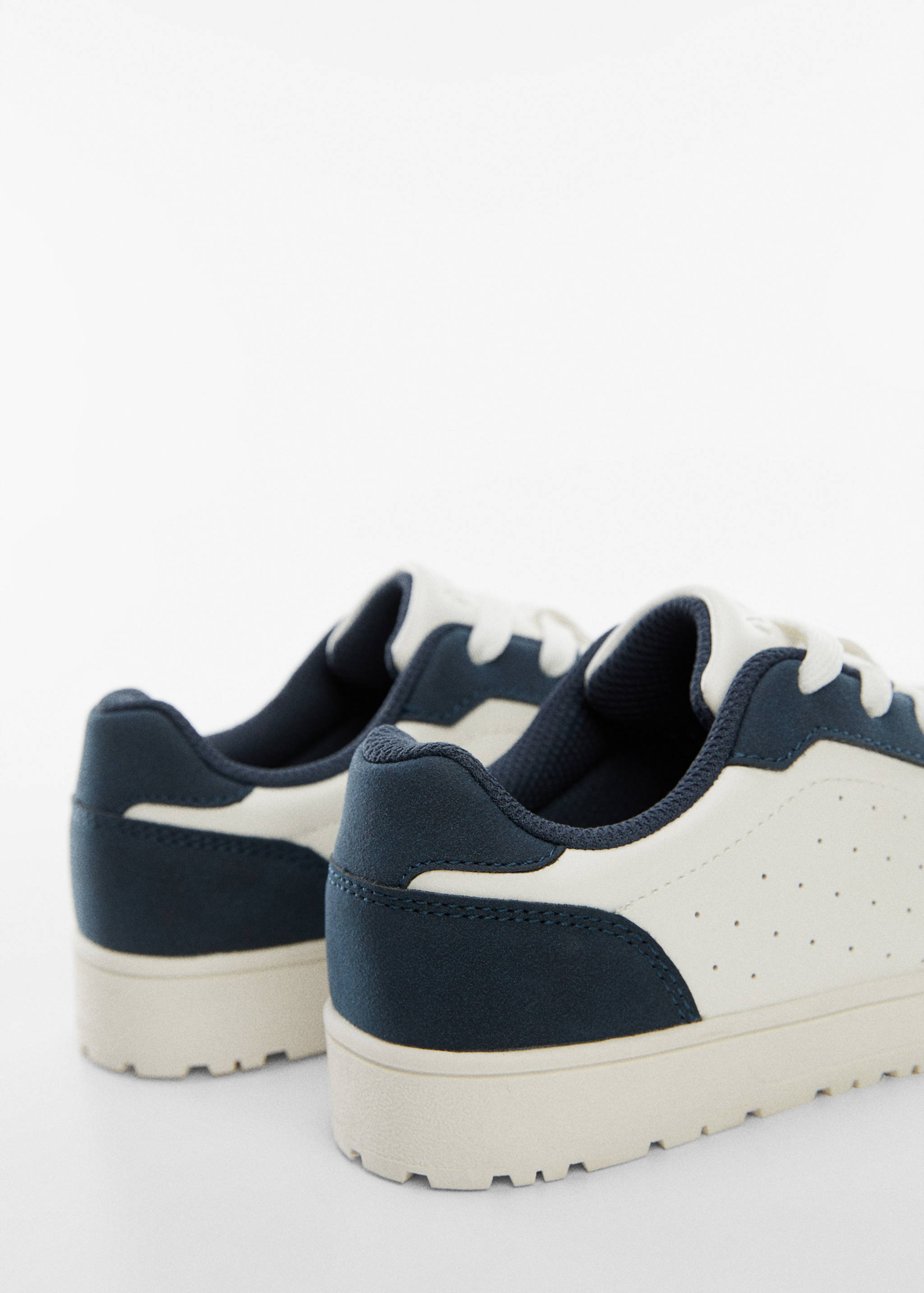 Комбинированные кроссовки со шнурками - Деталь изделия 2