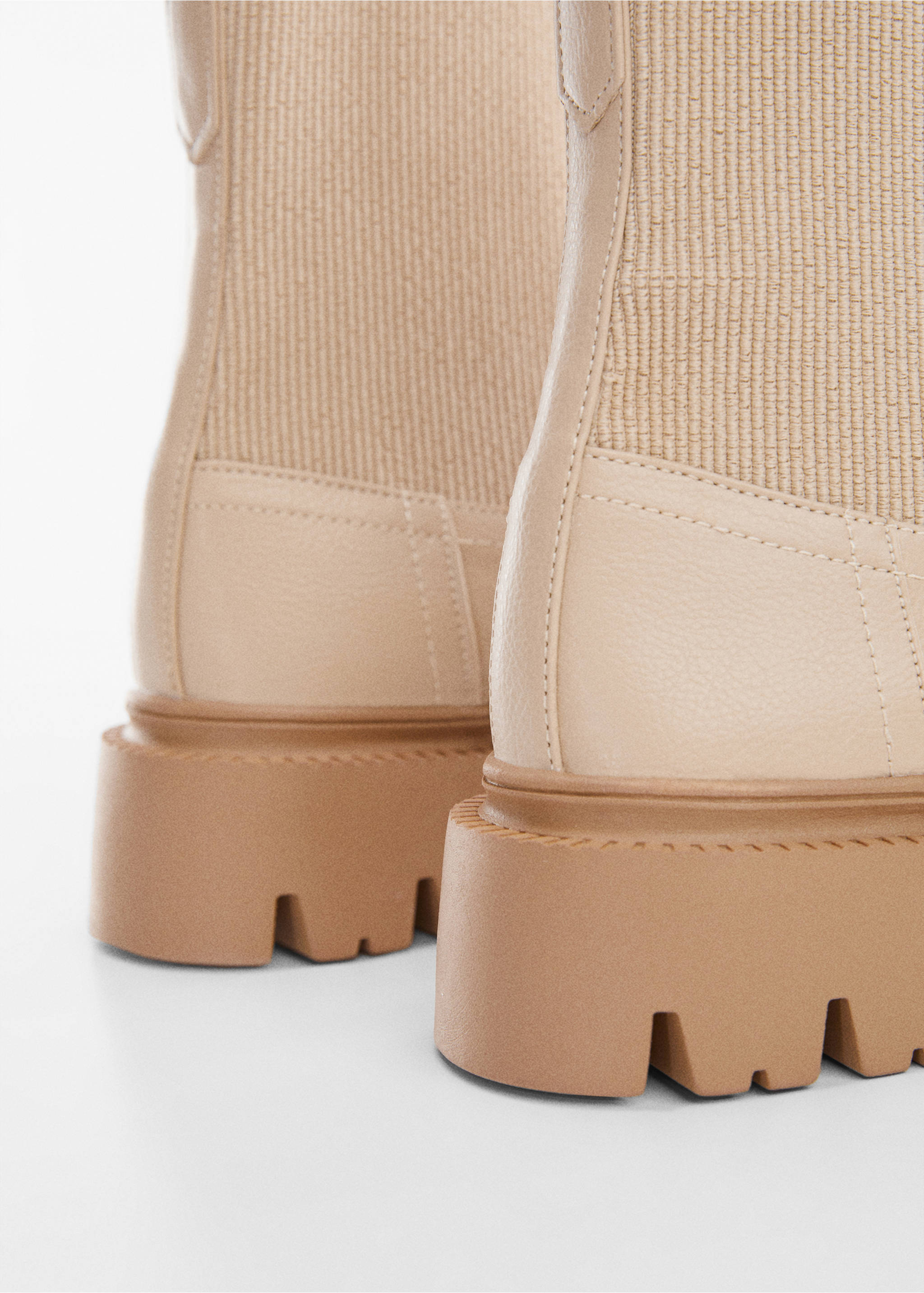 Platform track-sole ankle boots - Details of the article 2, Ecru. Ref: 57024429-00.
