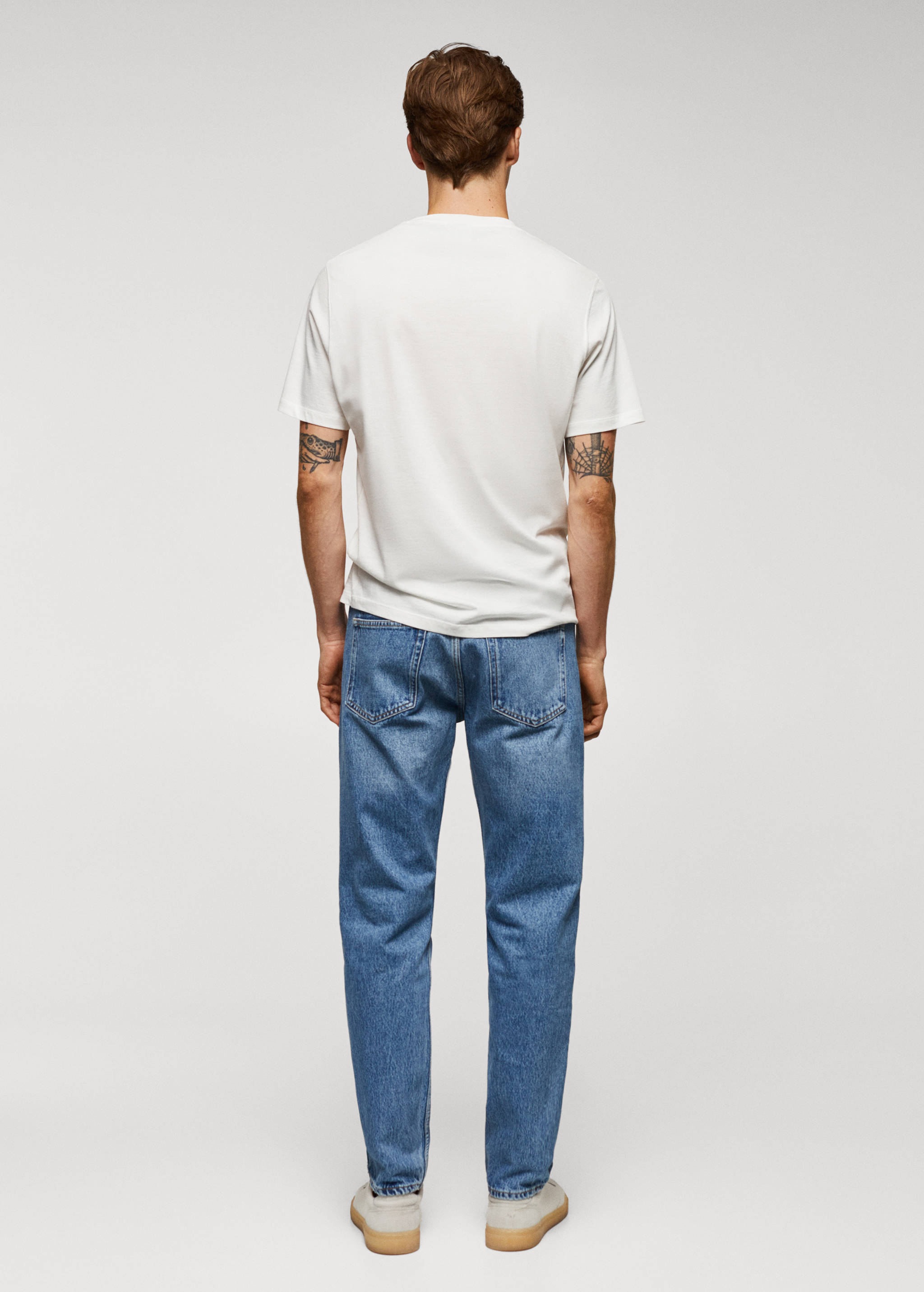 T-shirt de 100% algodão com estampado no peito - Verso do artigo