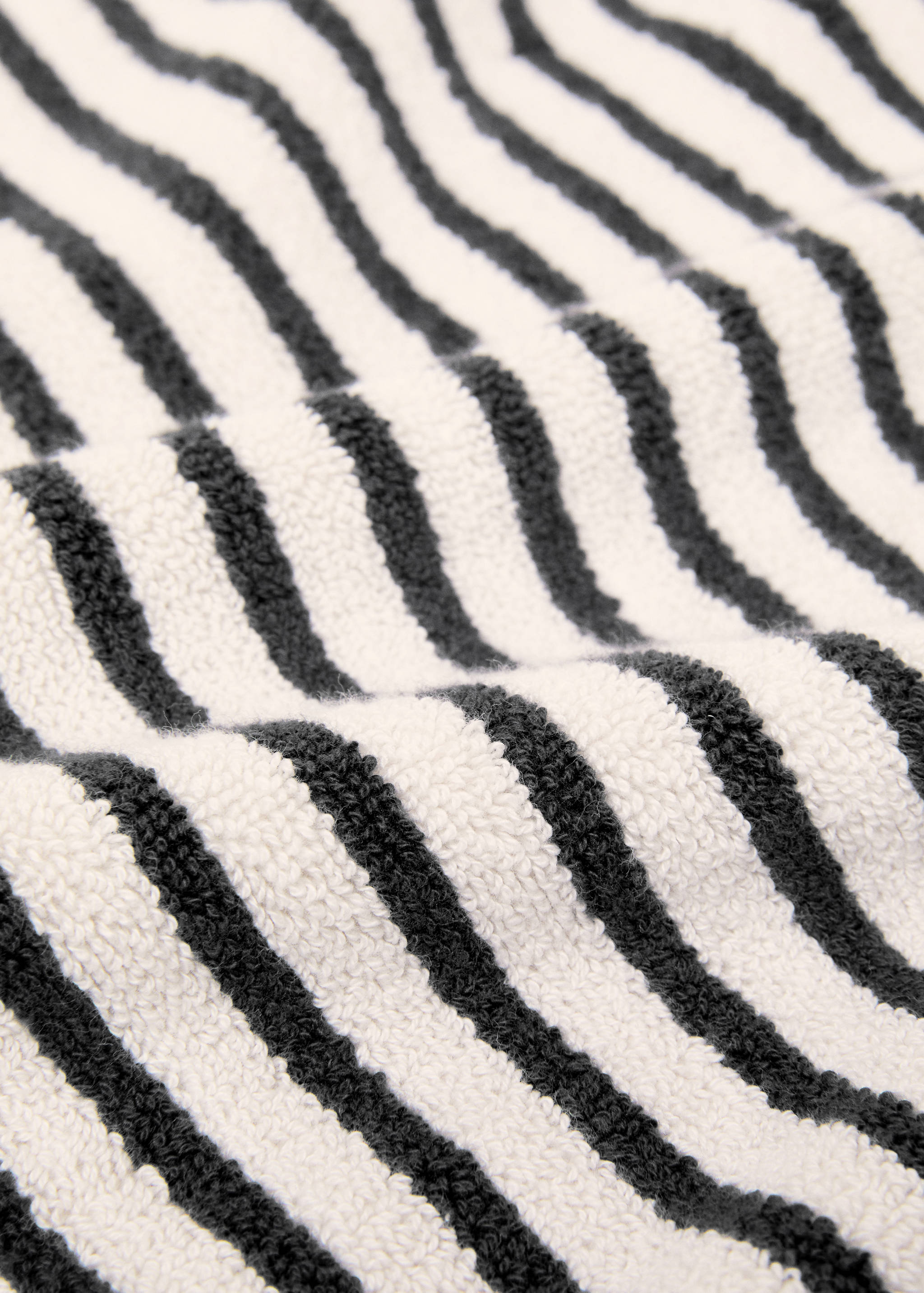 Striped cotton rug - Details of the article 1