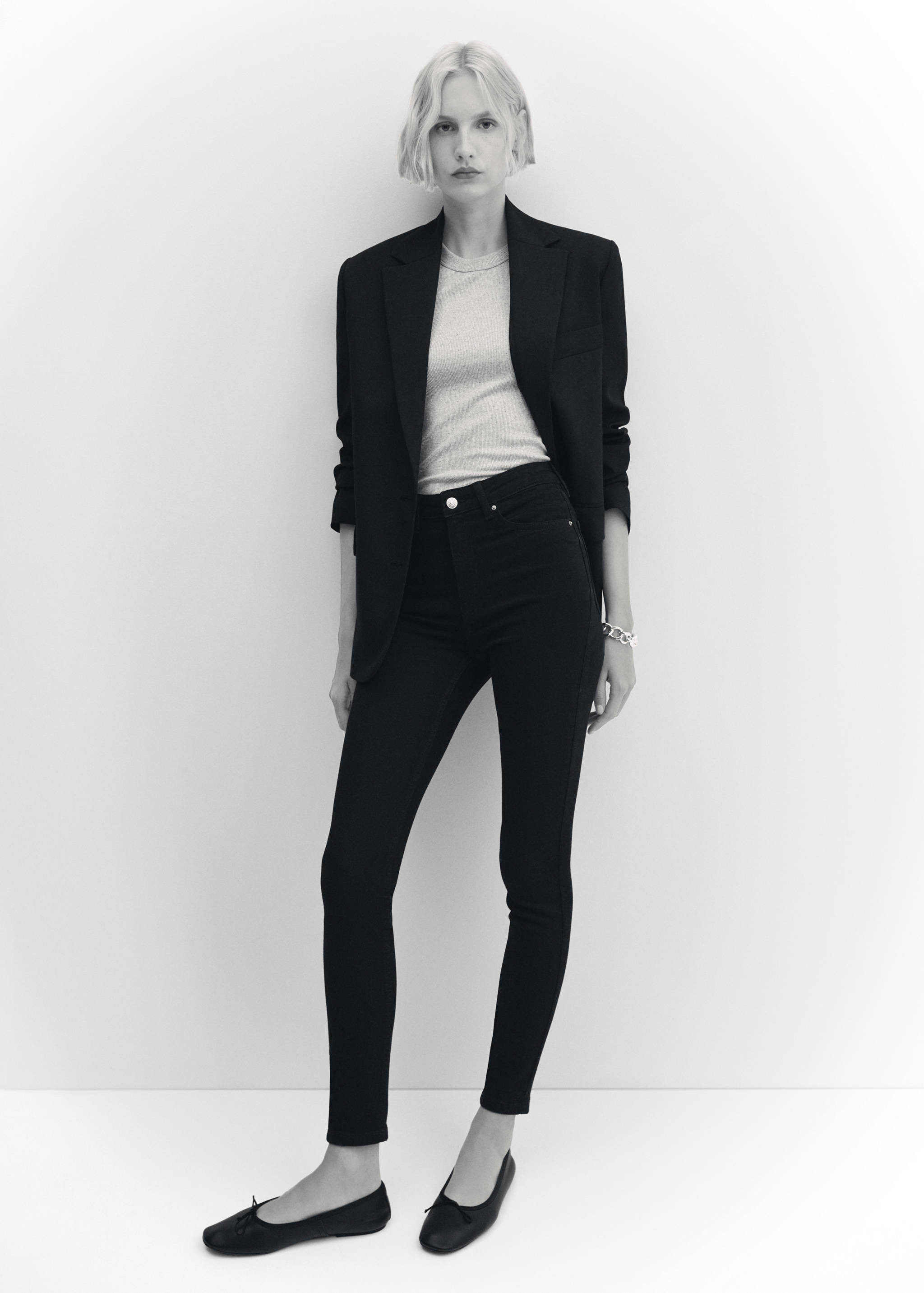 High-rise skinny jeans - Details of the article 2