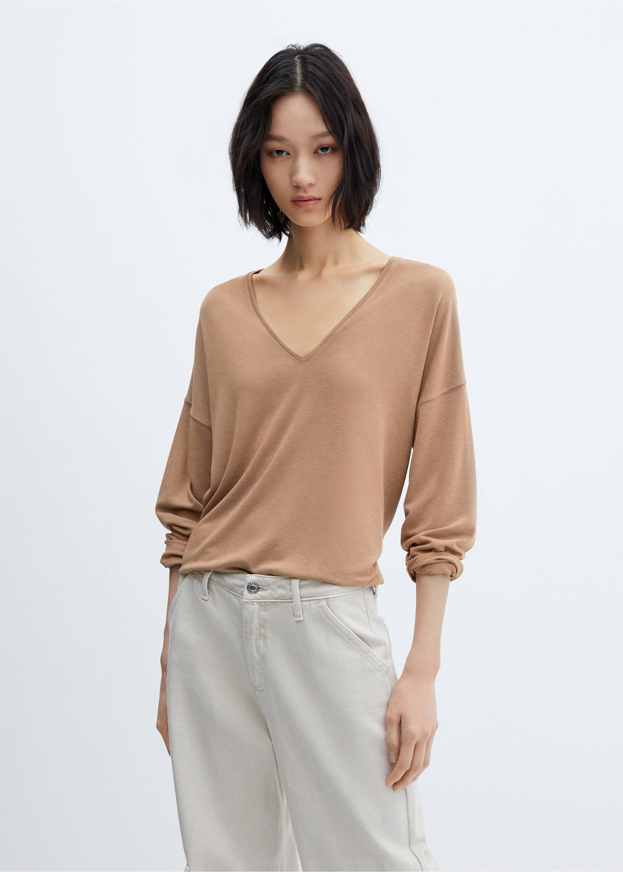 Long-sleeved V-neck T-shirt - Средний план, Коричневый средний. Ref: 57025956-00.