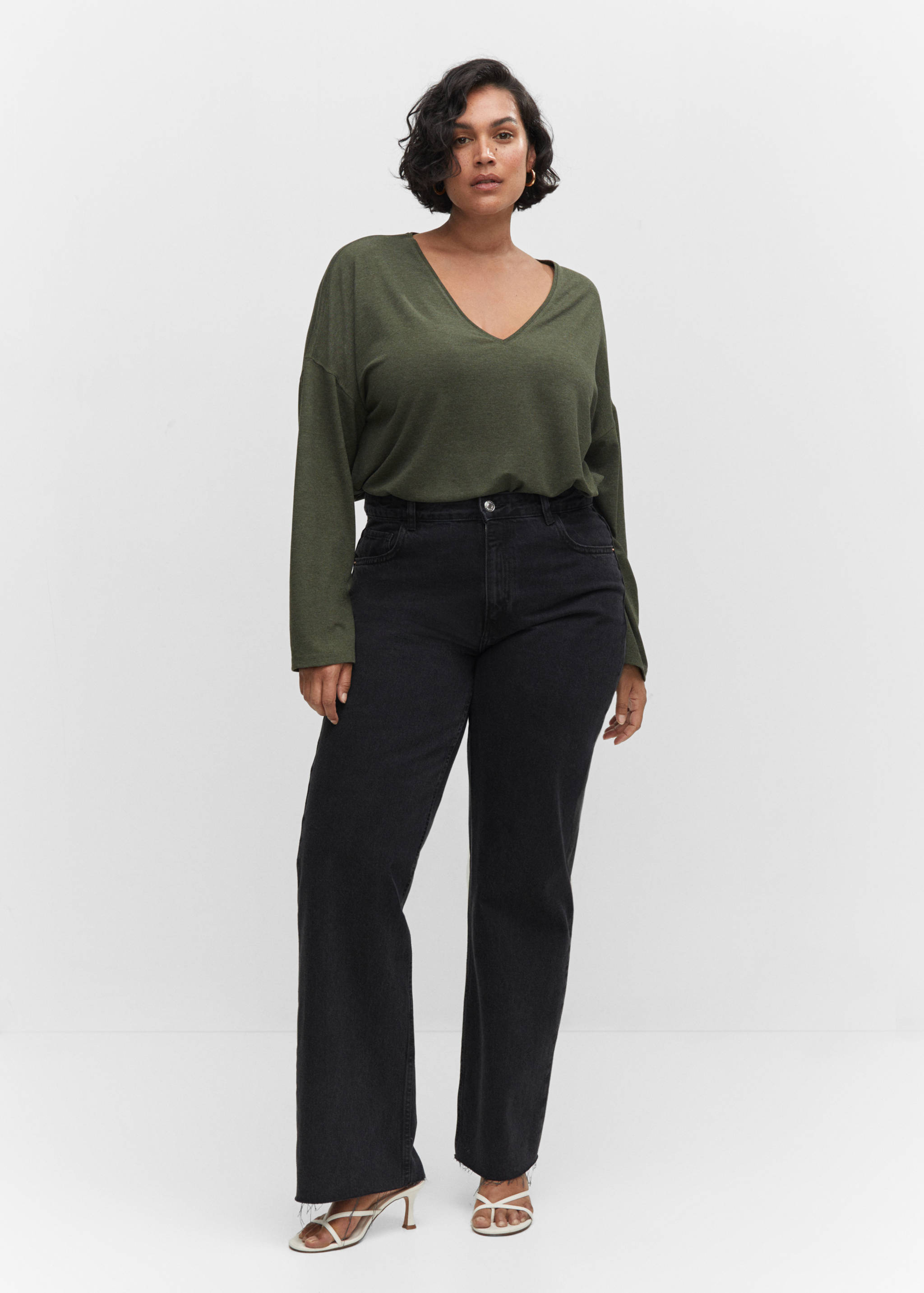 T-shirt manches longues col V - Détail de l'article 3