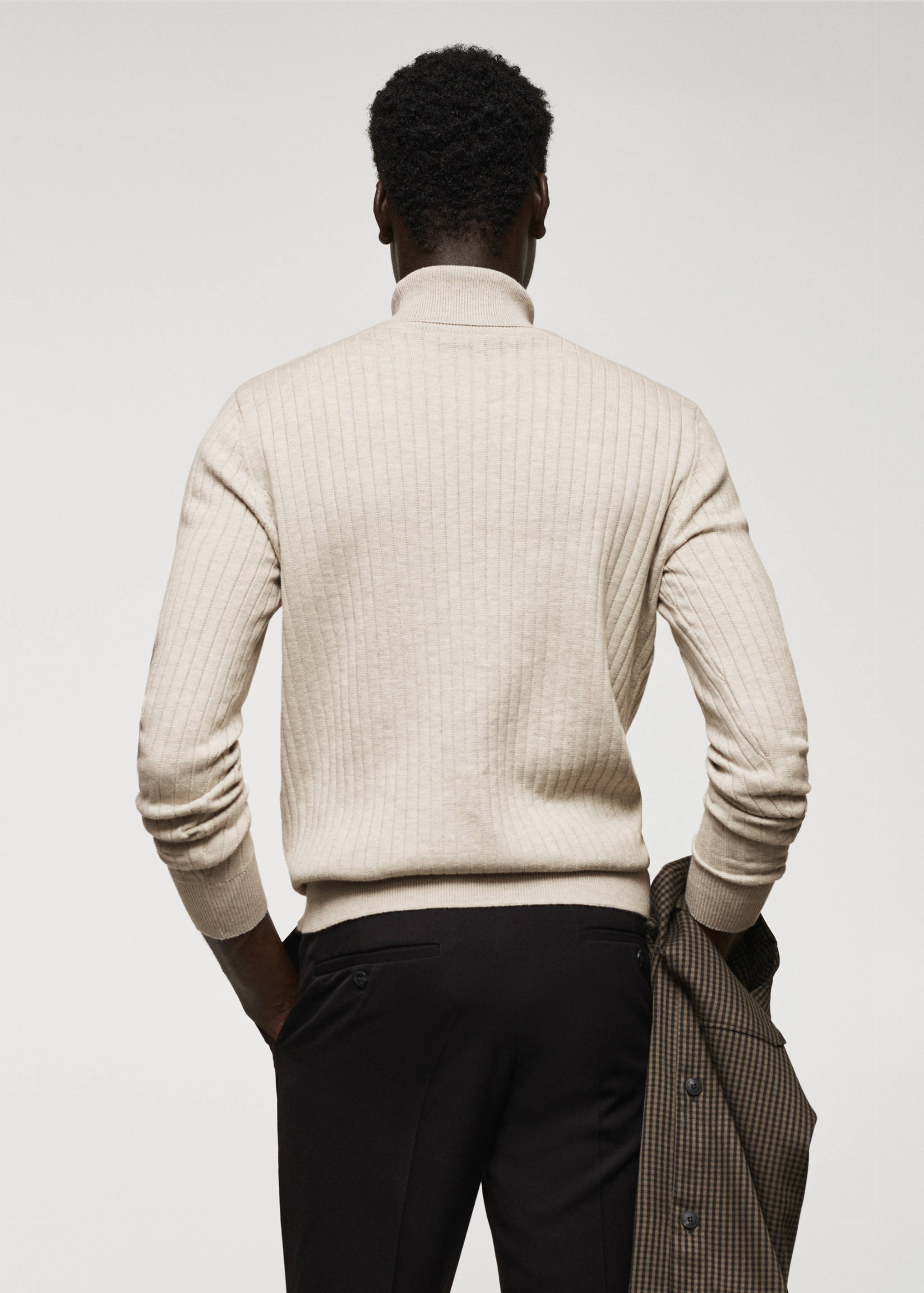 Pull-over côtelé col roulé - Verso de l’article