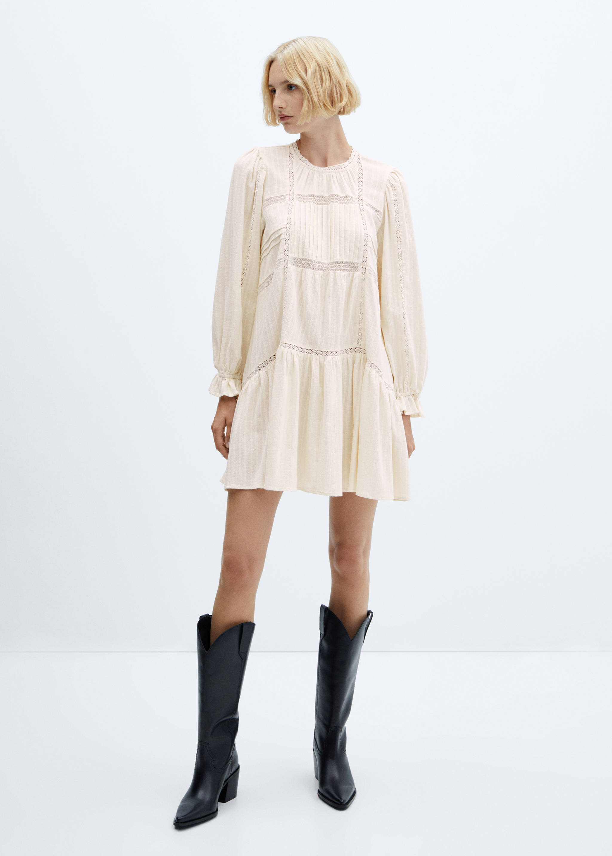 Puff-sleeved embroidered dress - General plane