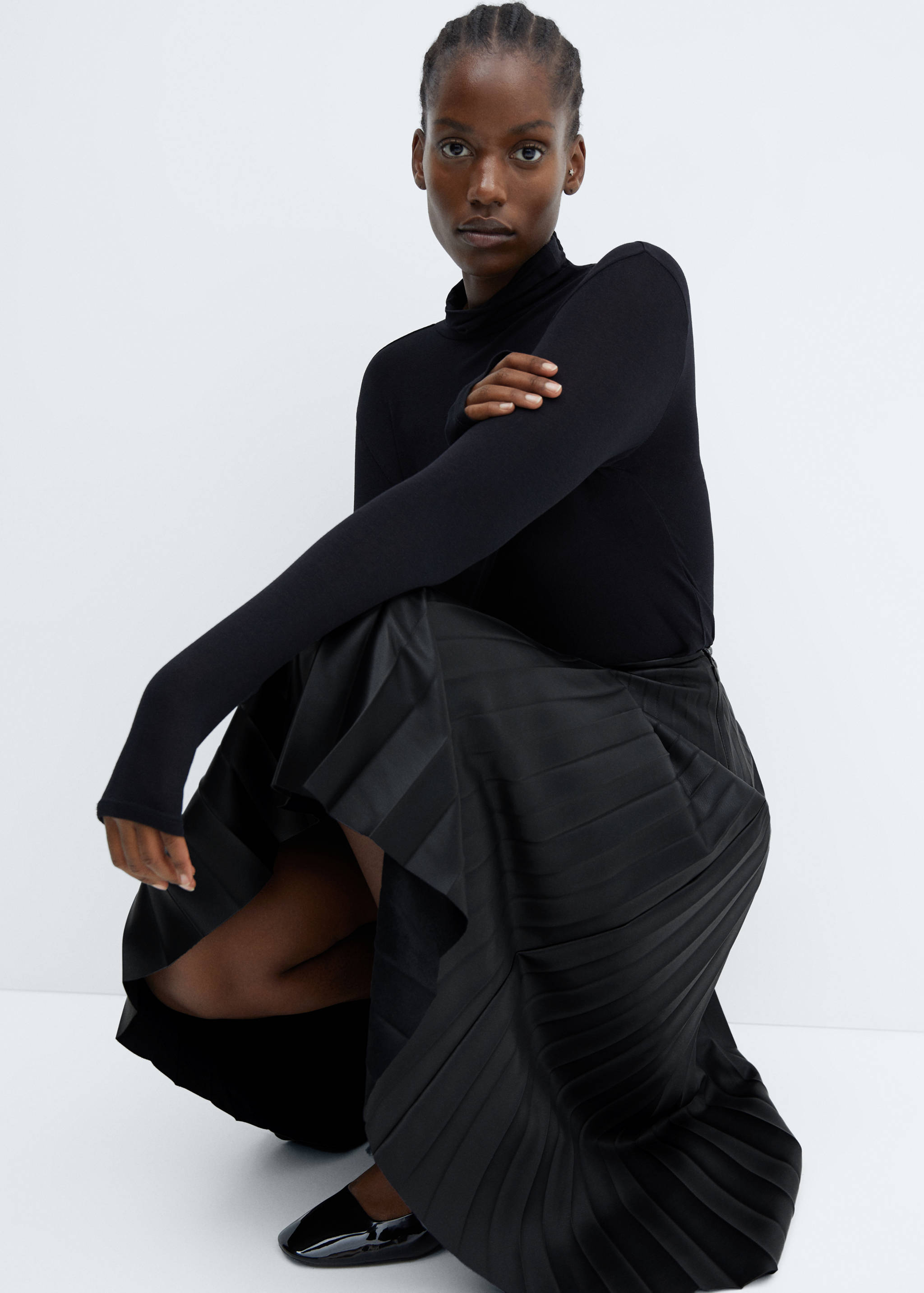 Faux-leather pleated skirt - Details of the article 4