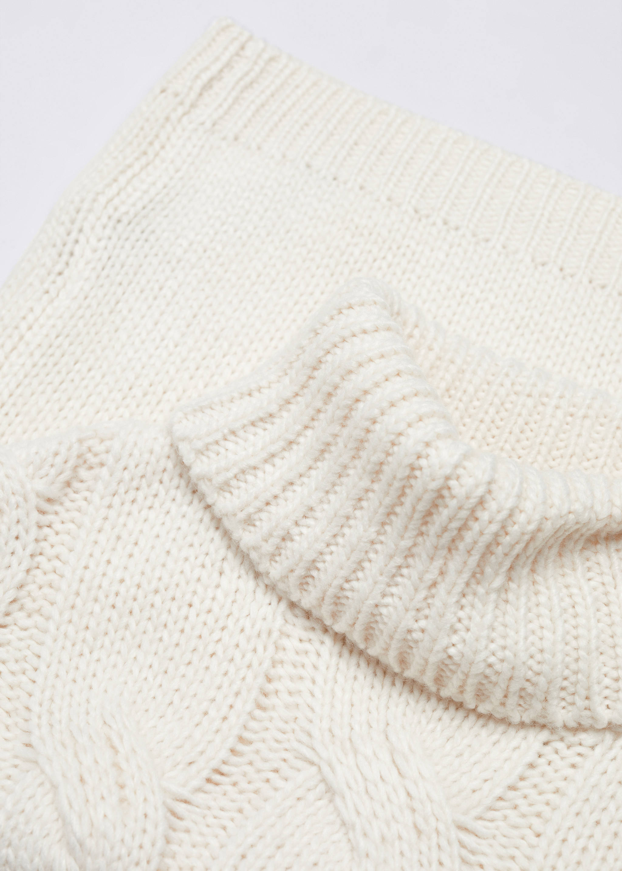 Turtleneck knit sweater - Details of the article 8