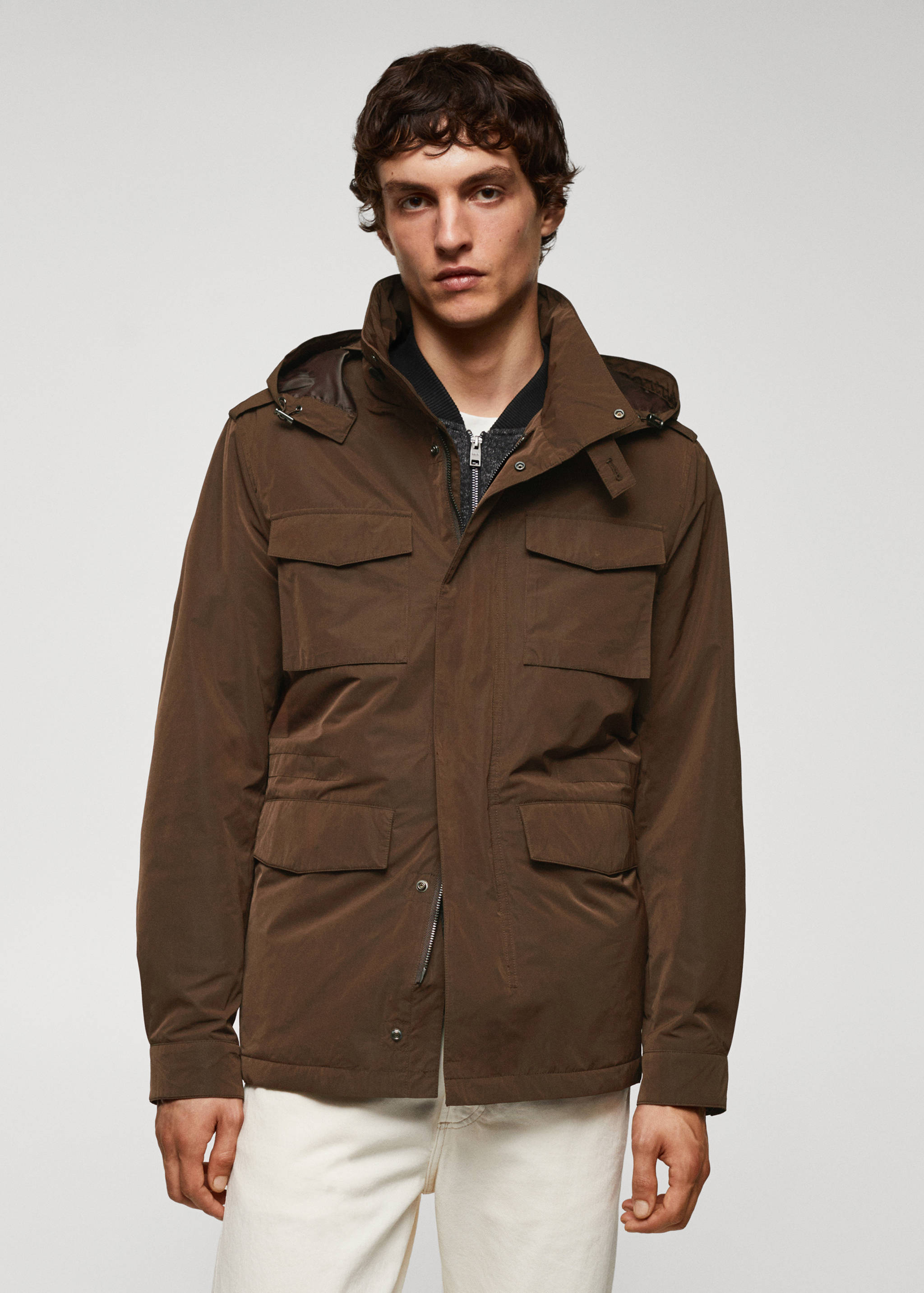 Veste imperméable à poches - Plan moyen