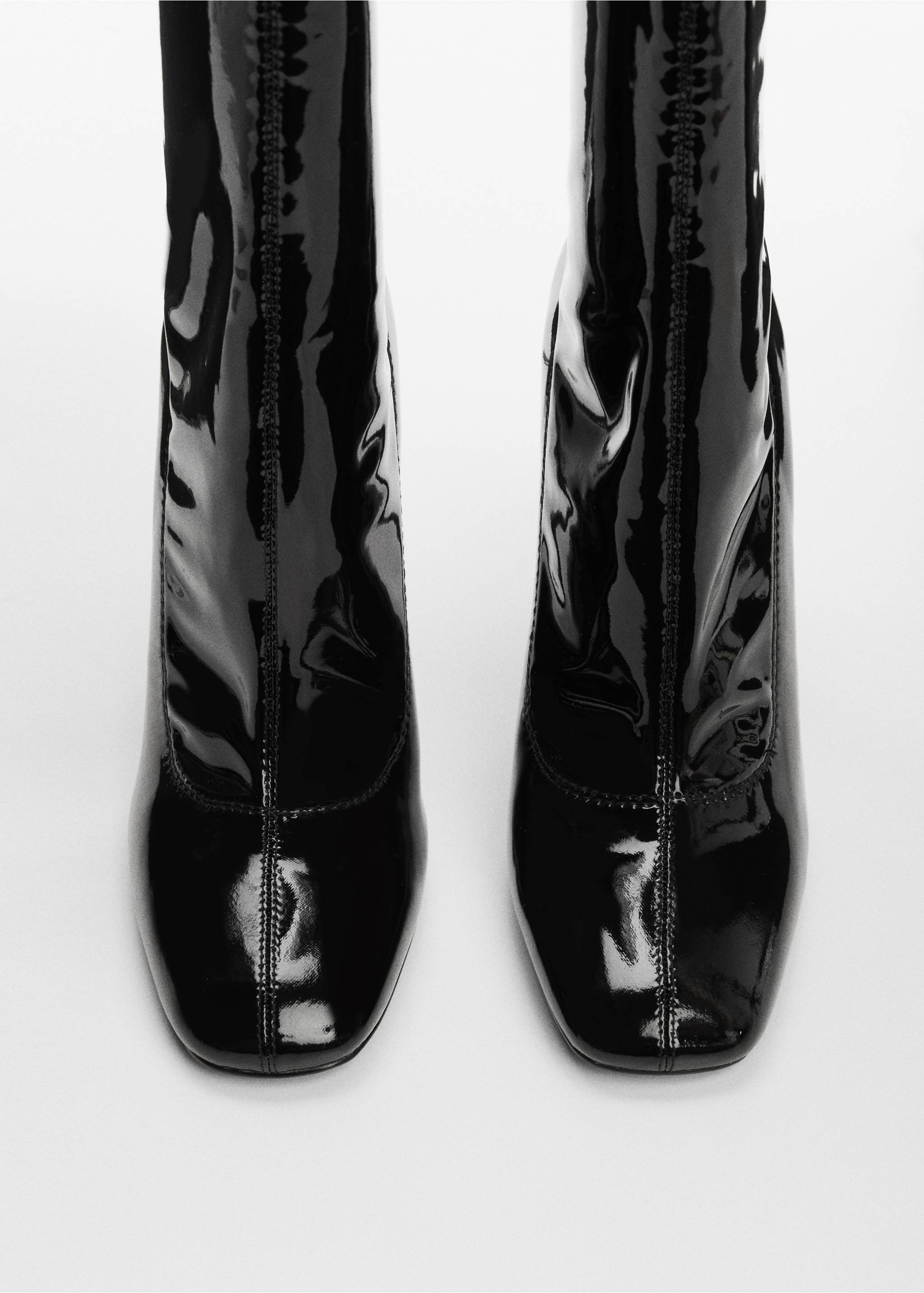 Patent leather-effect heeled boots - Details of the article 2, Black. Ref: 57027713-00.