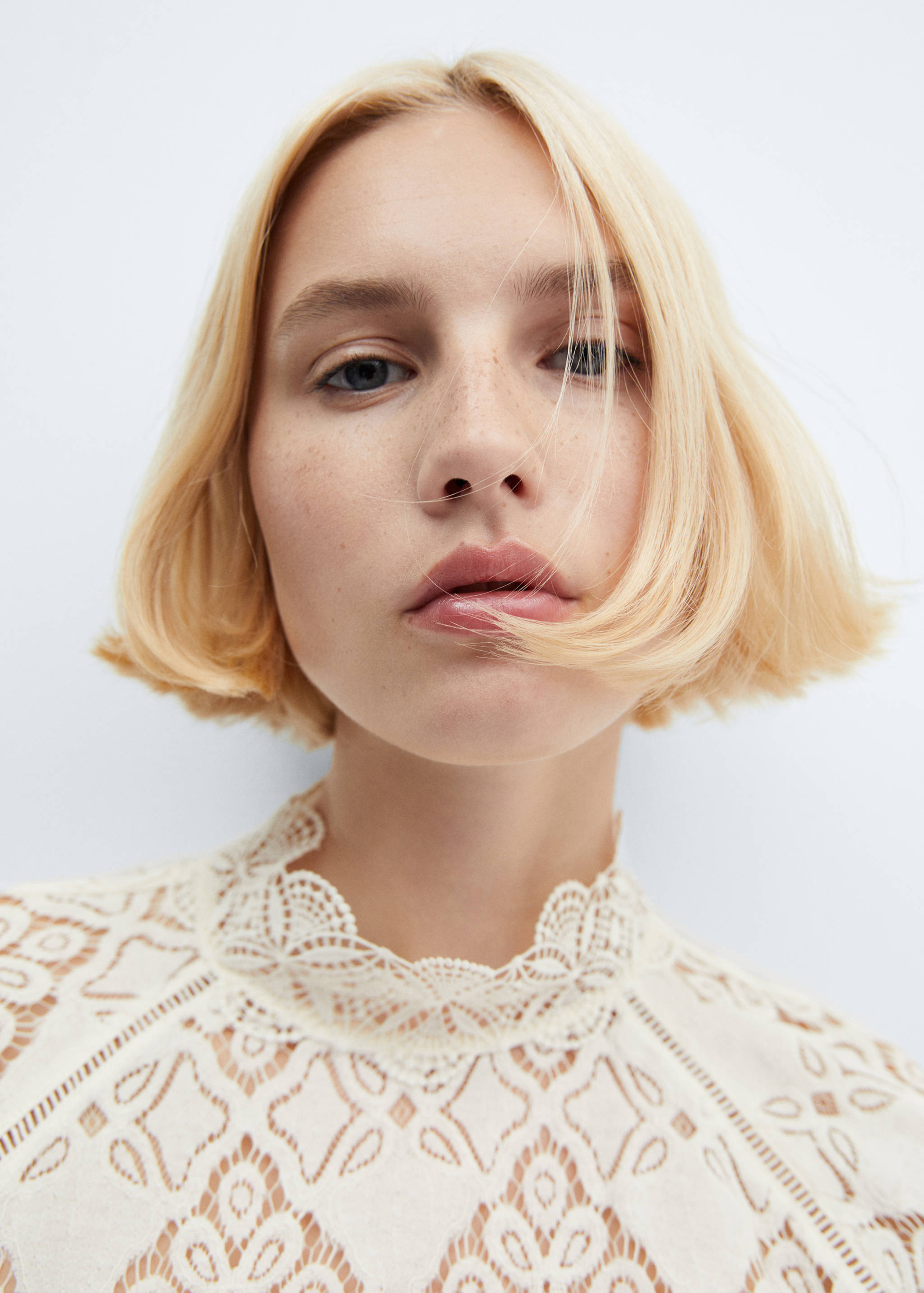 Openwork detail blouse - Details of the article 1