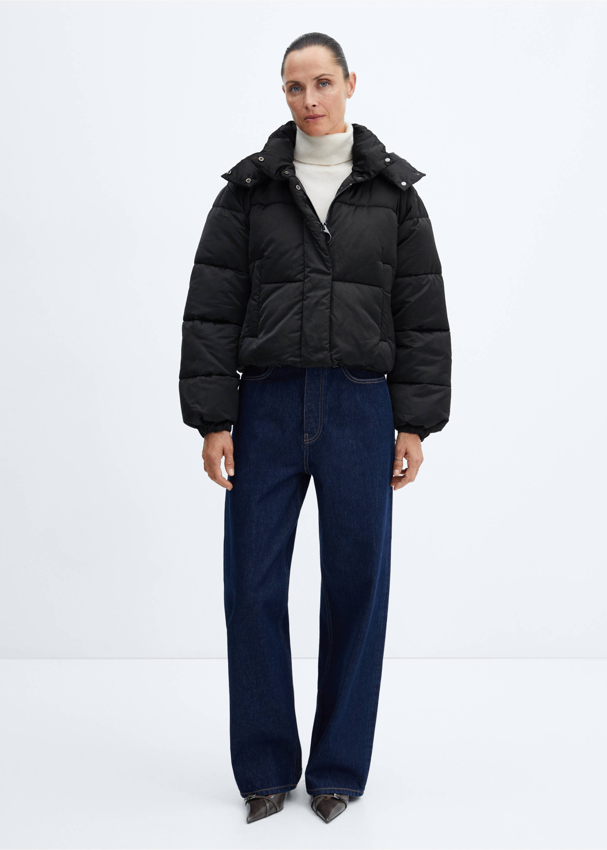 Short puffer anorak - General plane, Black. Ref: 57028268-00.
