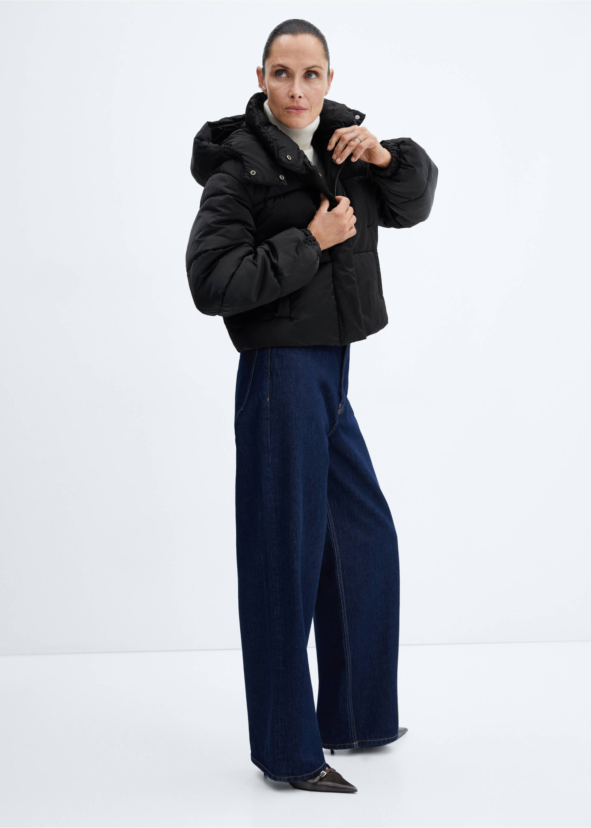 Short puffer anorak - Details of the article 2, Black. Ref: 57028268-00.