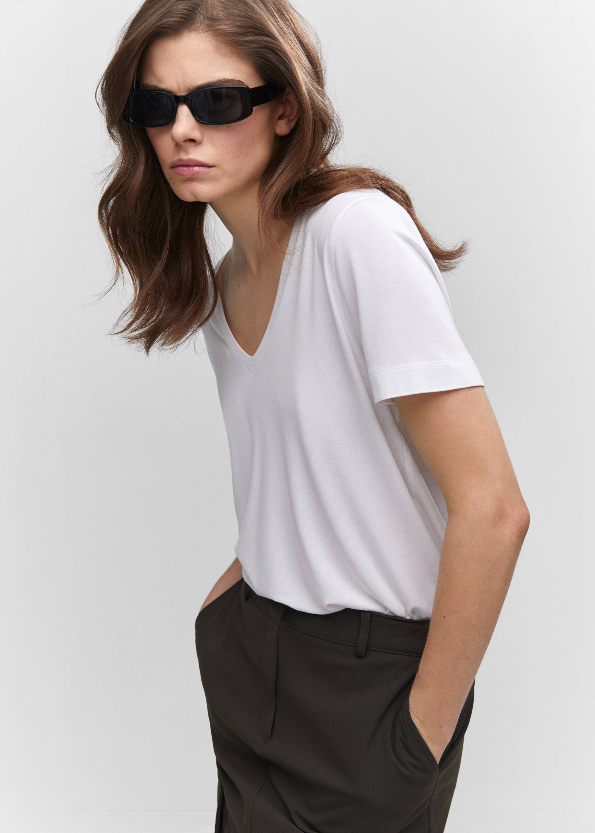 V-neck T-shirt - Medium plane