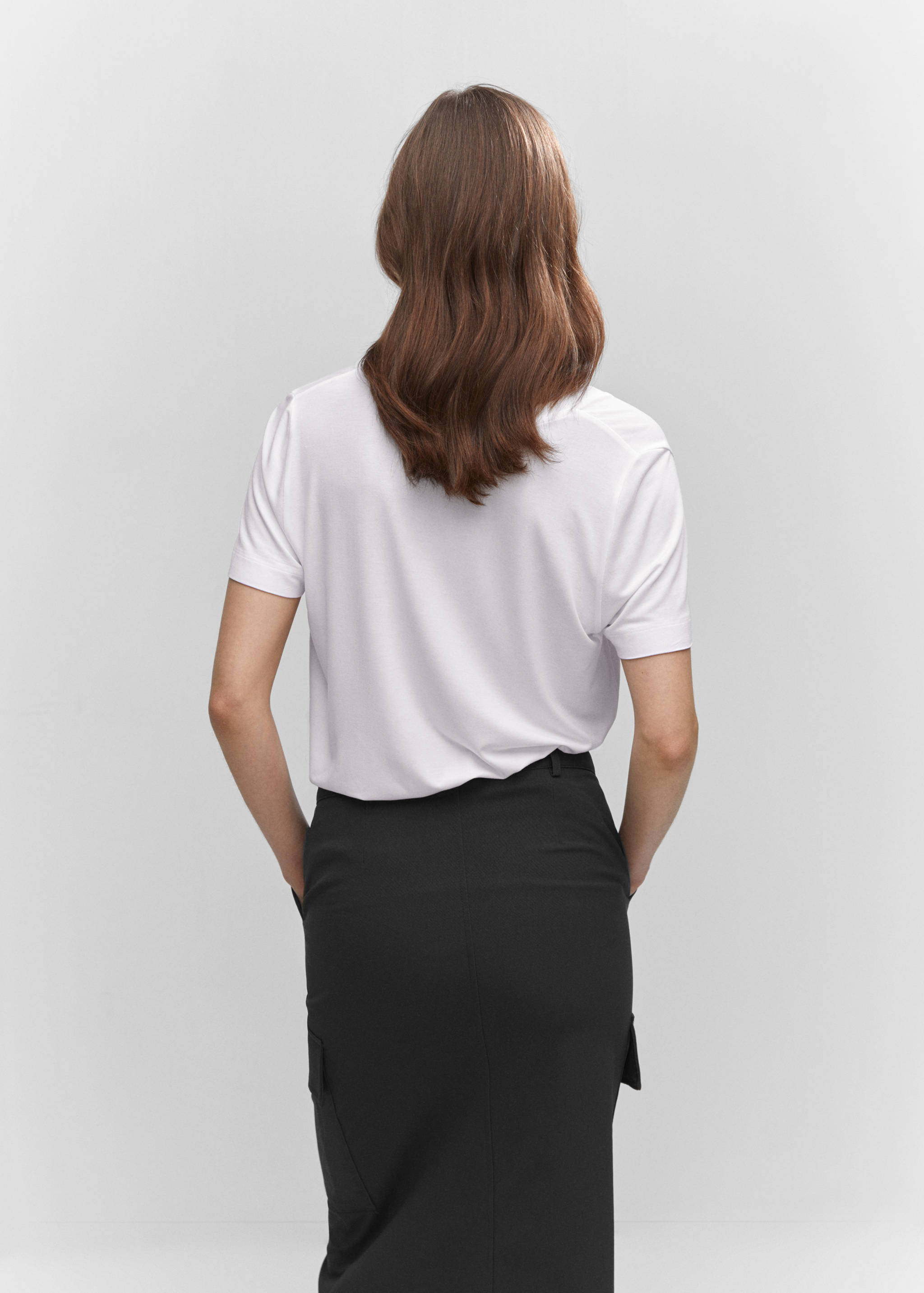 V-neck T-shirt - Reverse of the article