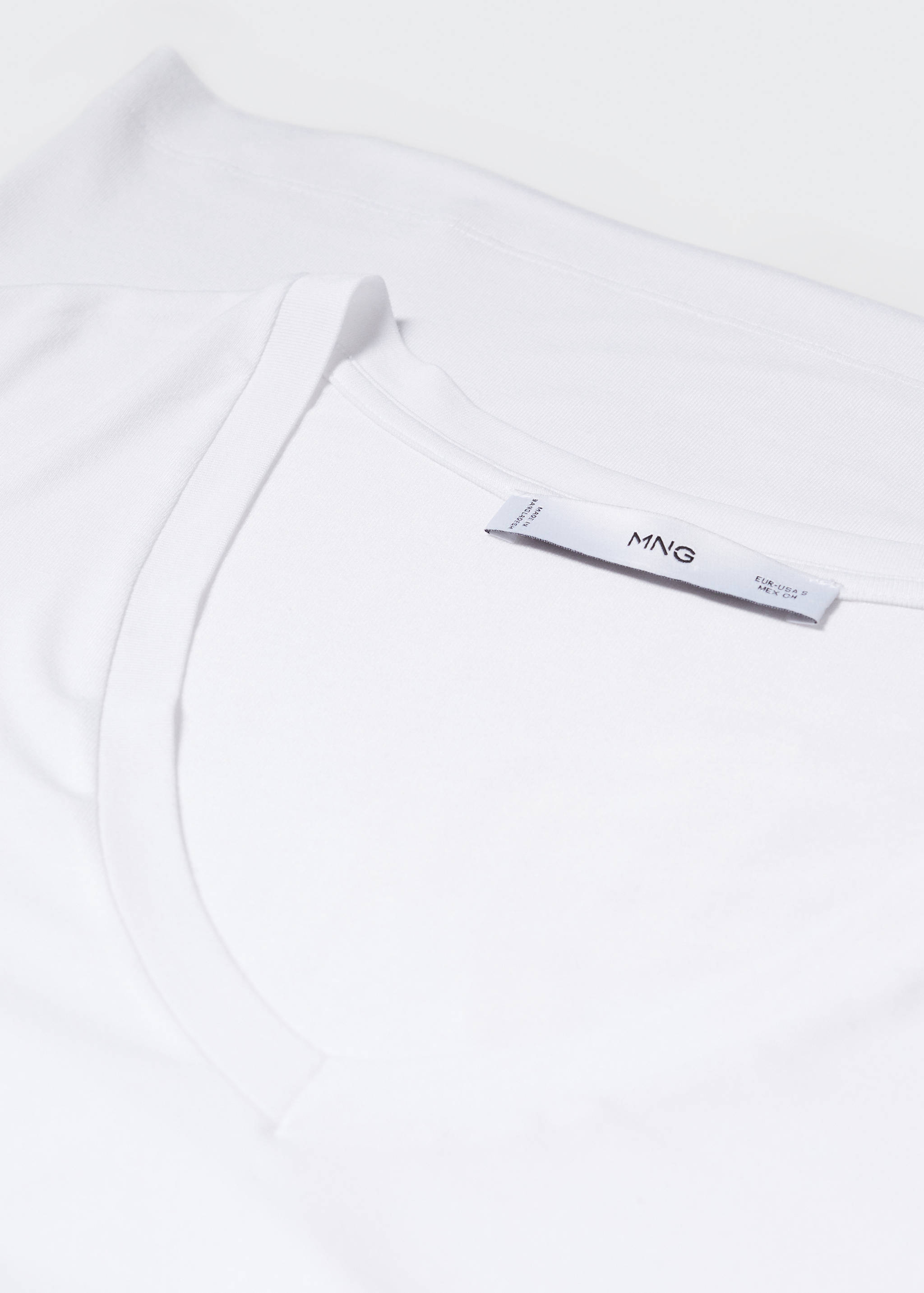 V-neck T-shirt - Details of the article 8