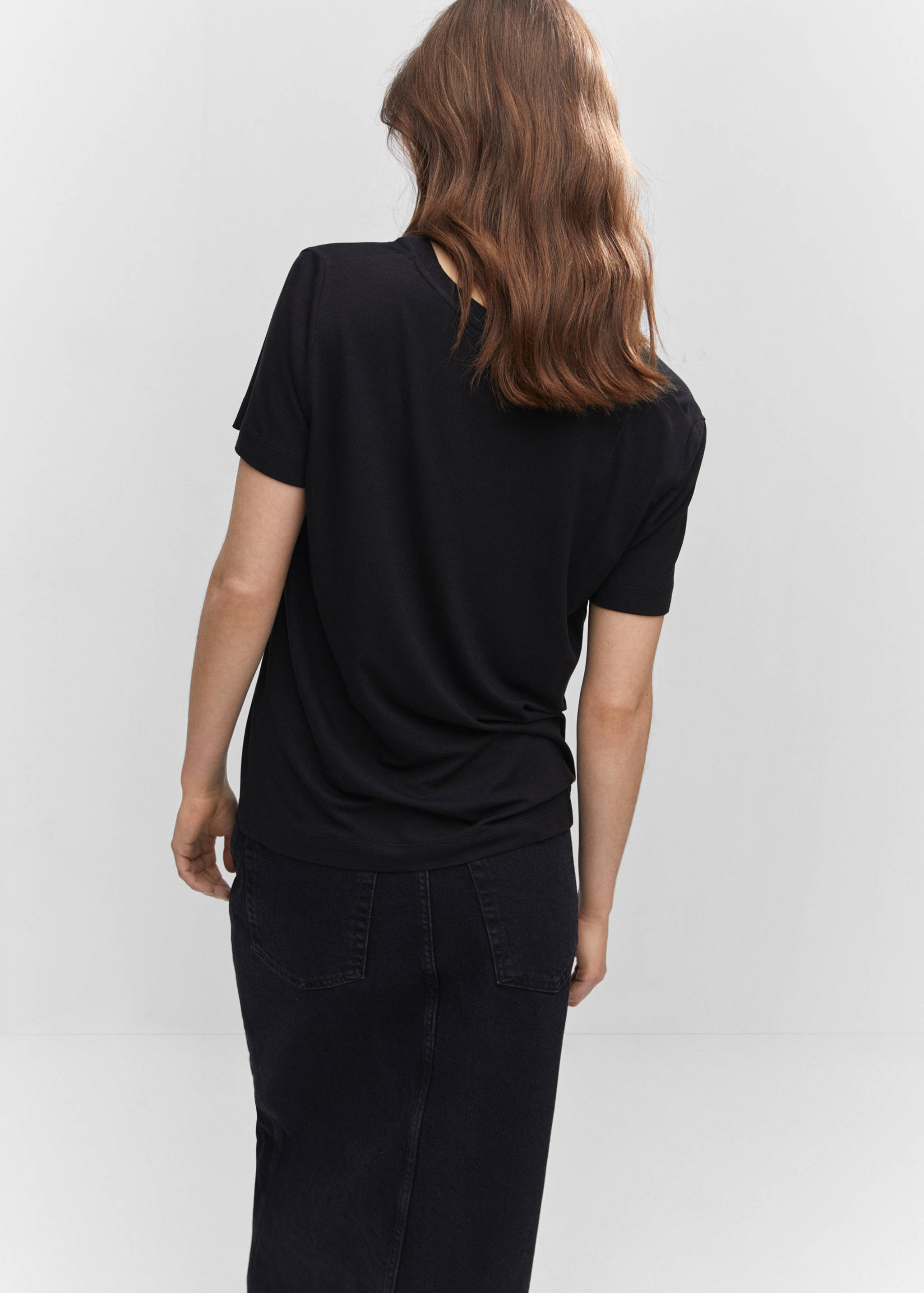 V-neck T-shirt - Reverse of the article