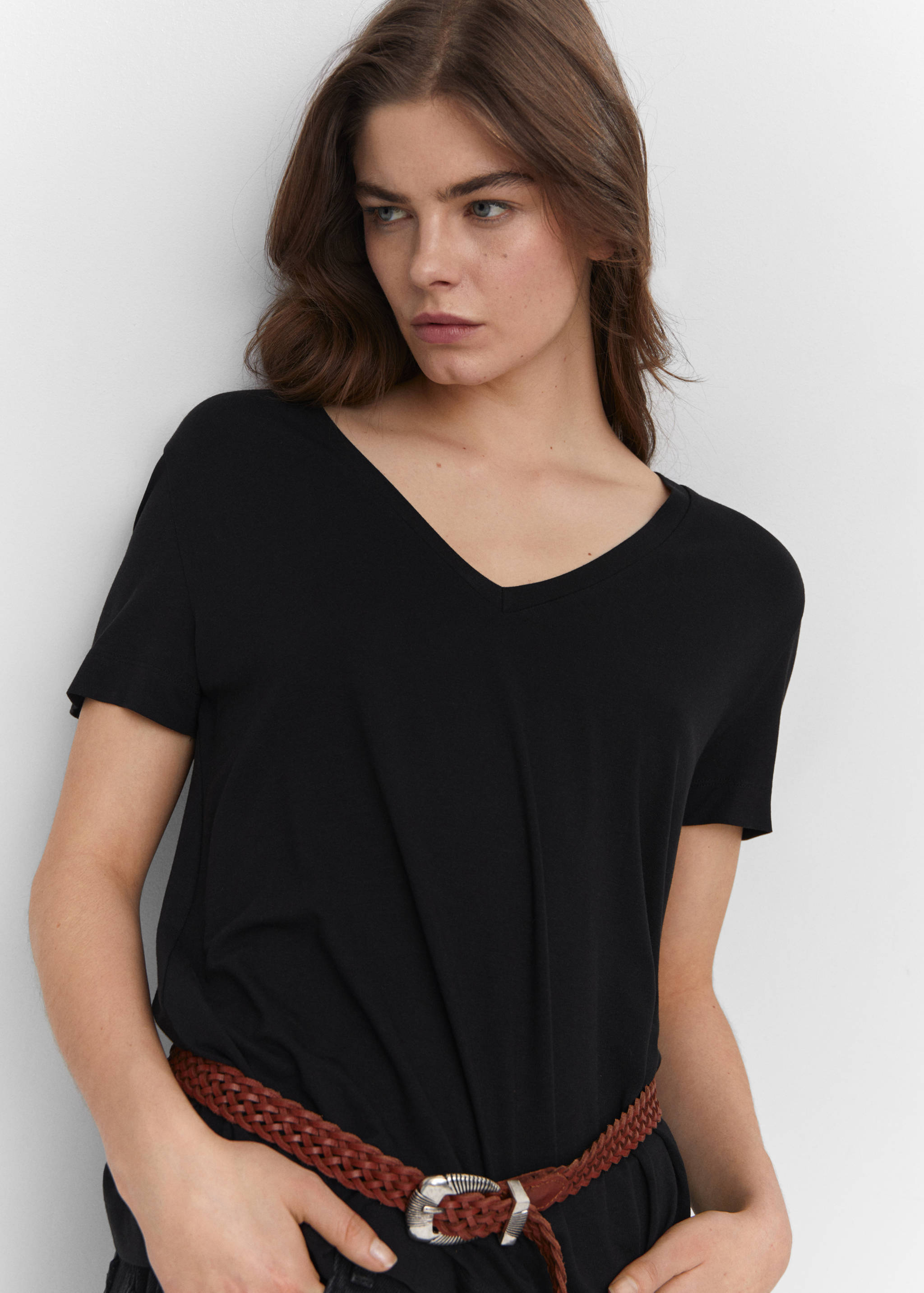V-neck T-shirt - Details of the article 1
