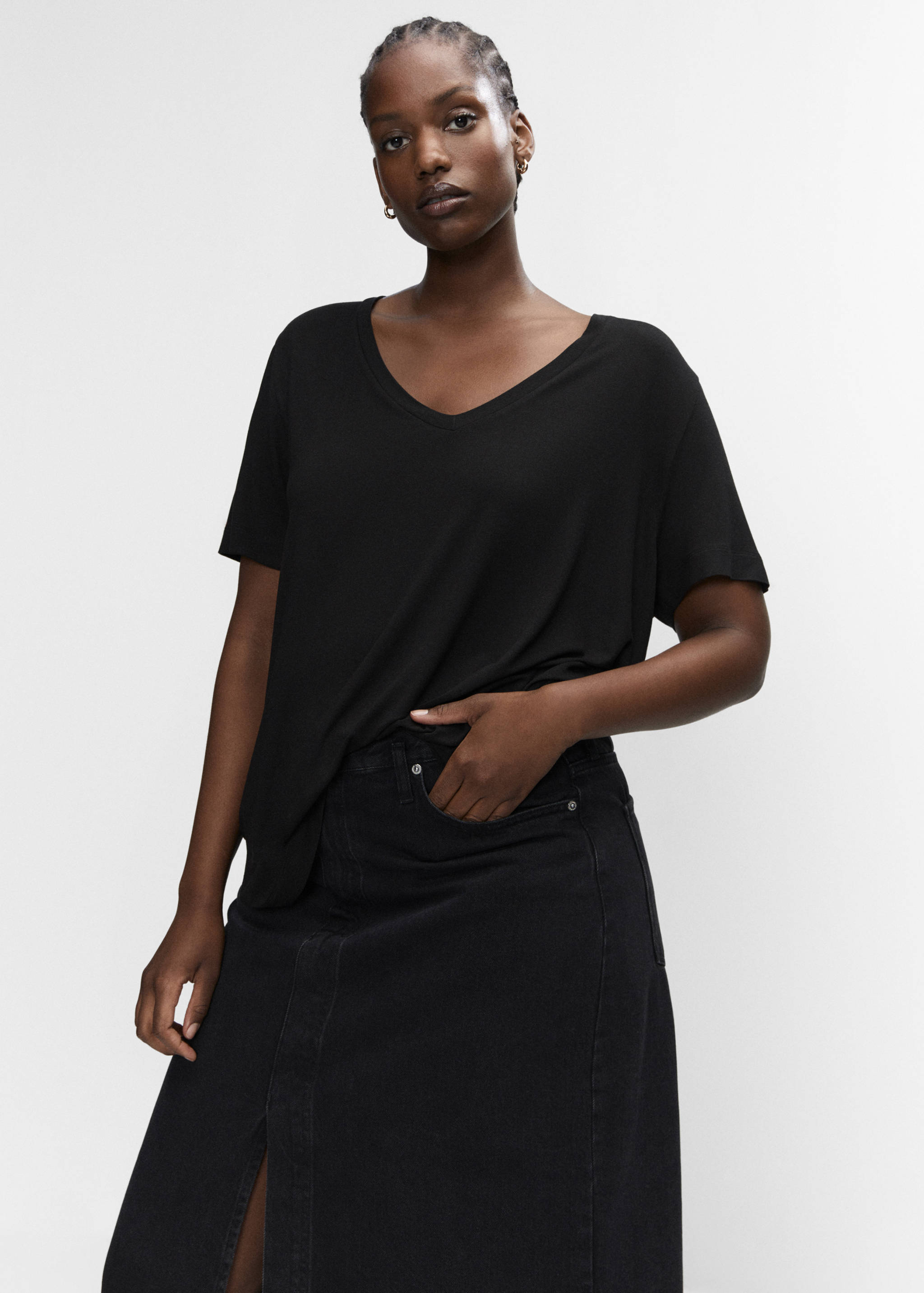 V-neck T-shirt - Details of the article 5