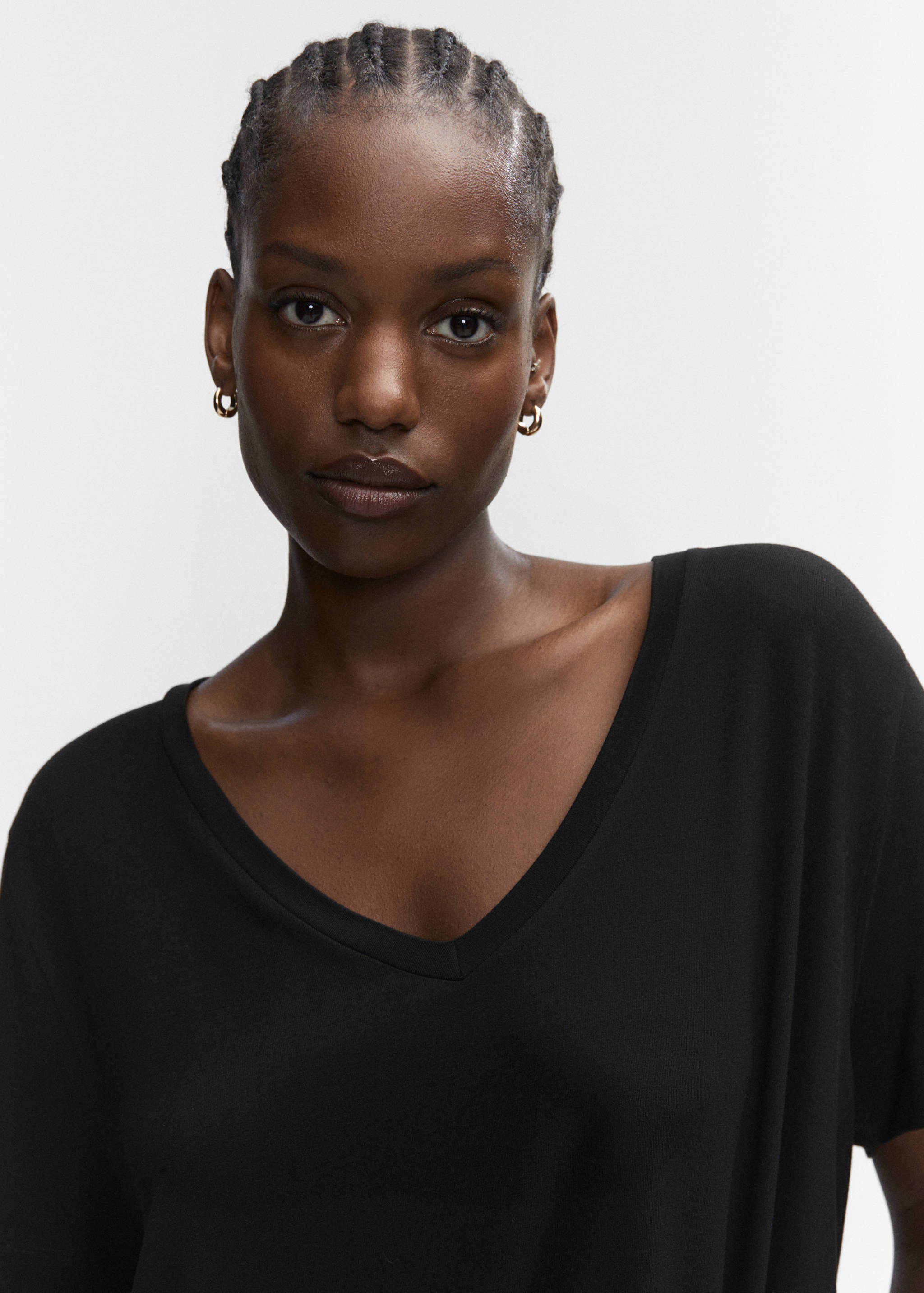 V-neck T-shirt - Details of the article 4