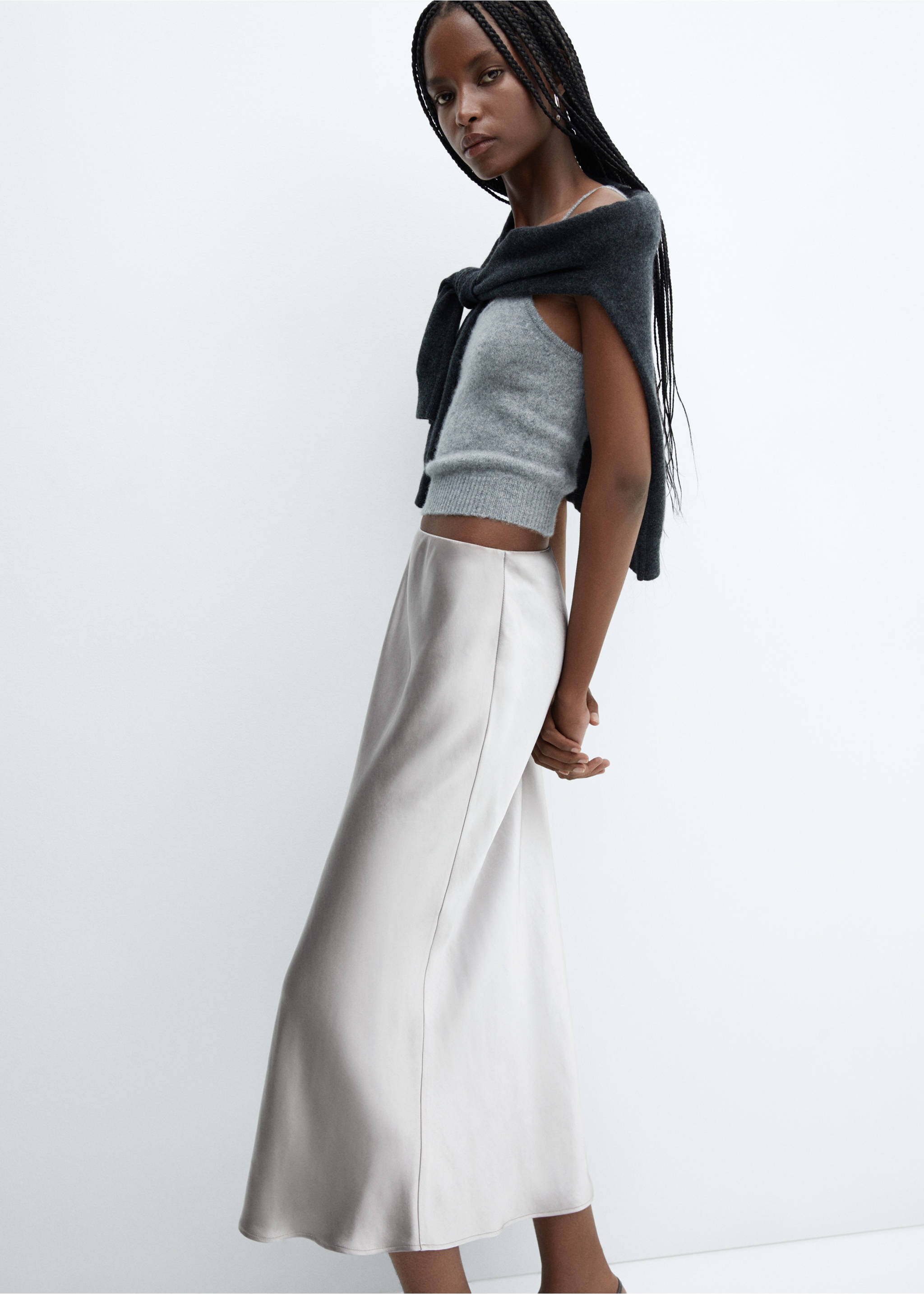 Midi satin skirt - Details of the article 2, Grey. Ref: 57030409-00.