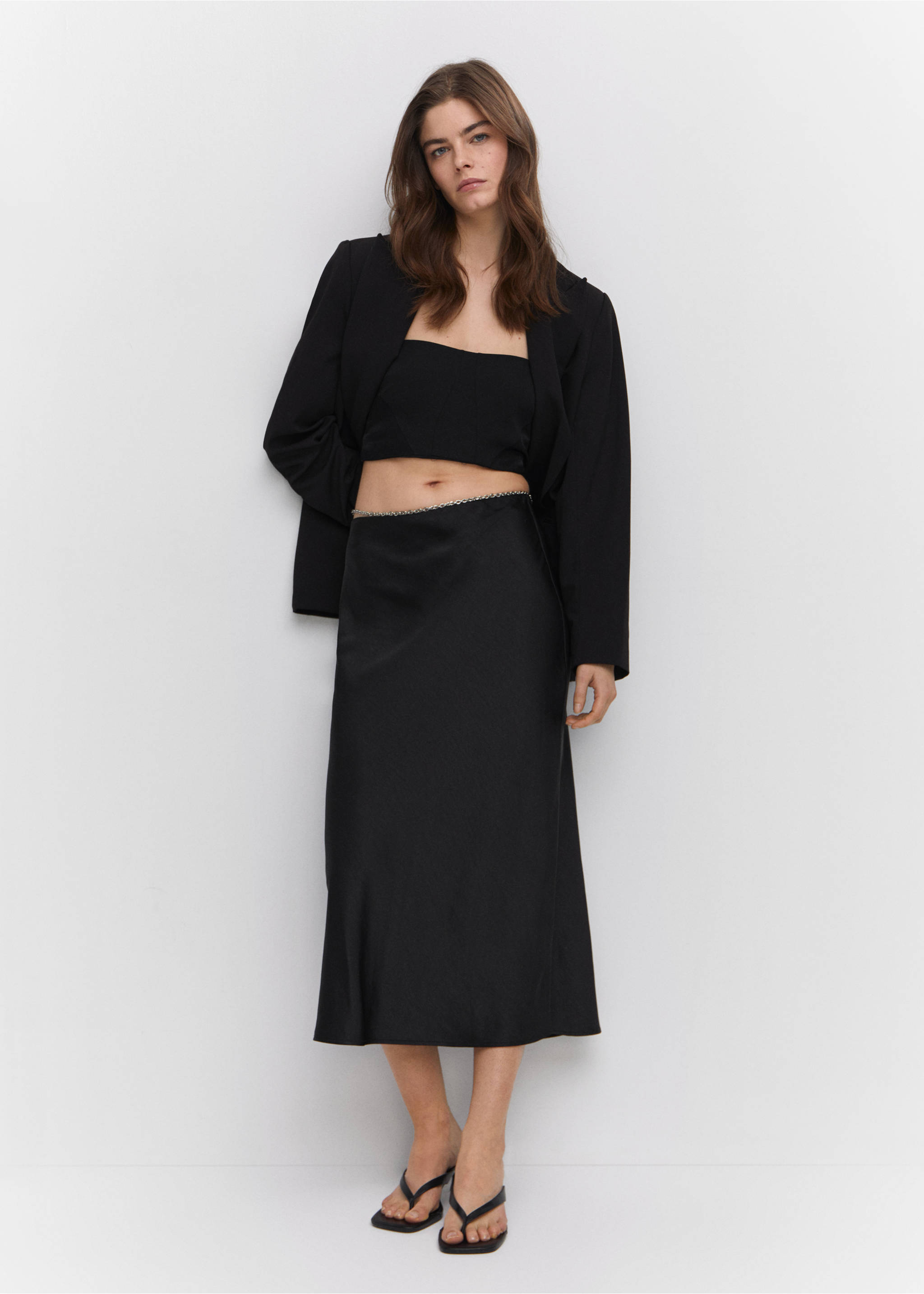 Midi satin skirt - General plane, Black. Ref: 57030409-00.