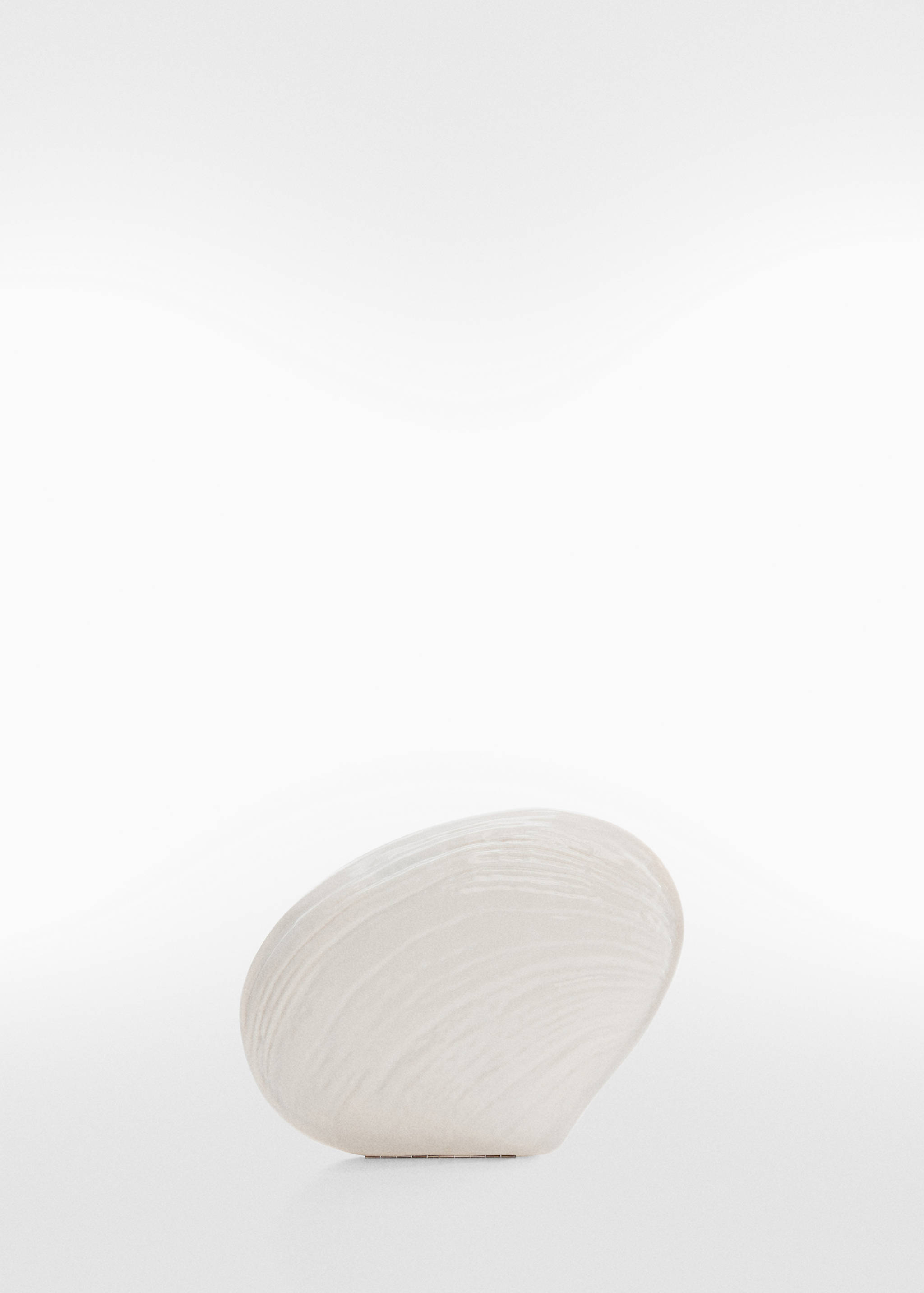 حقيبة كلاتش بتصميم صدفي - منتج دون نموذج