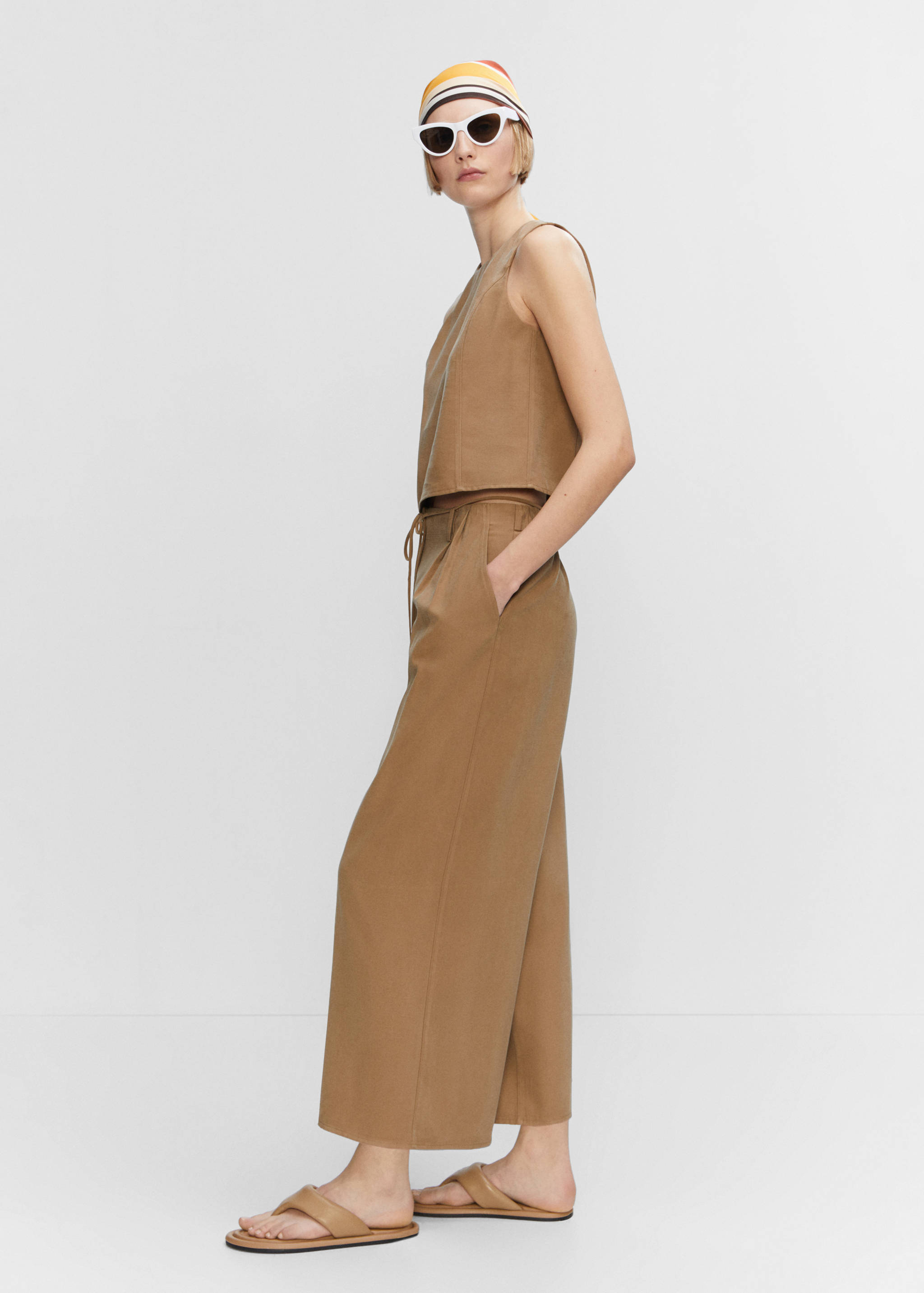 Wide leg trousers with elastic waist - Details of the article 1