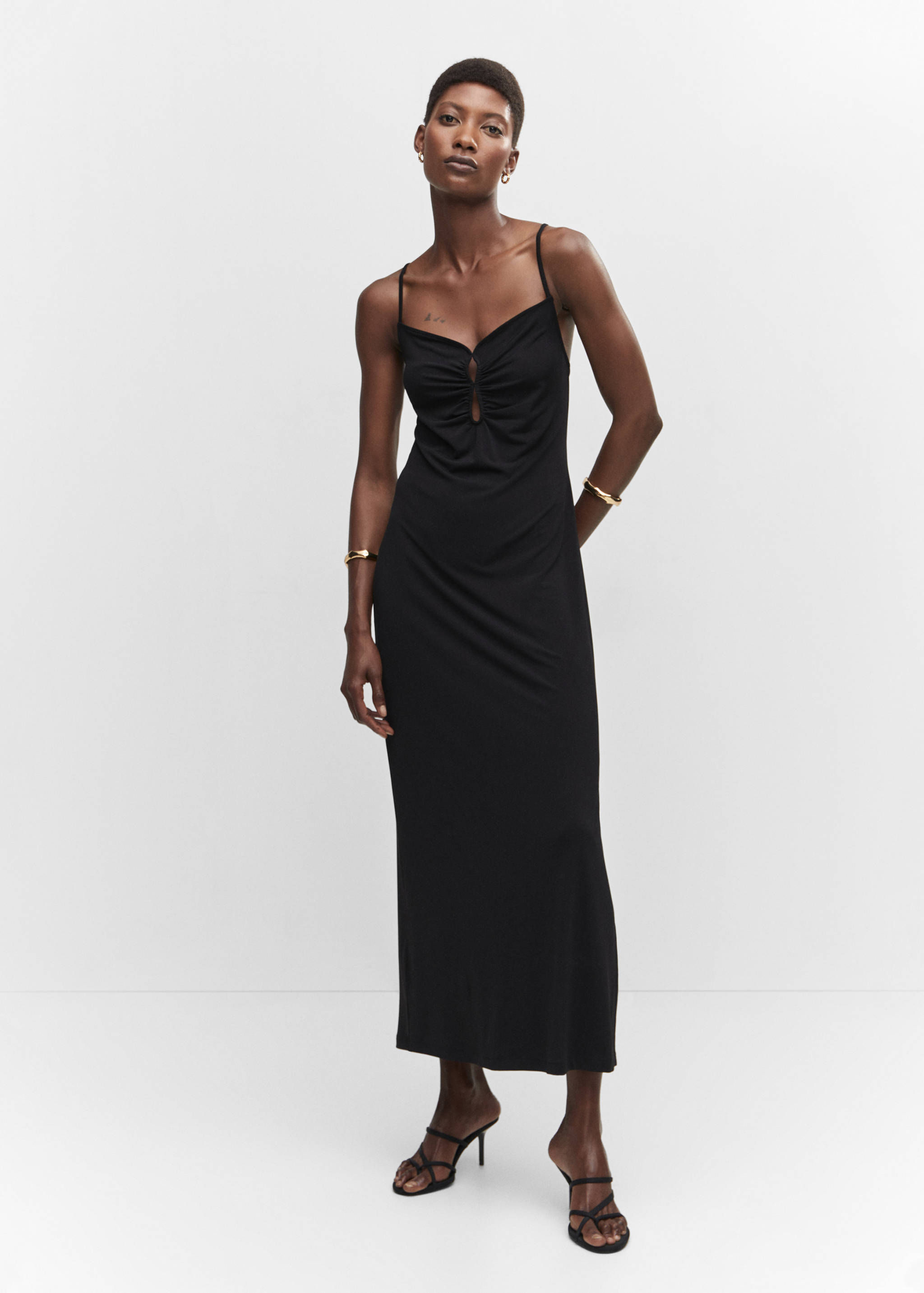 Robe fendue détails froncés - Plan général