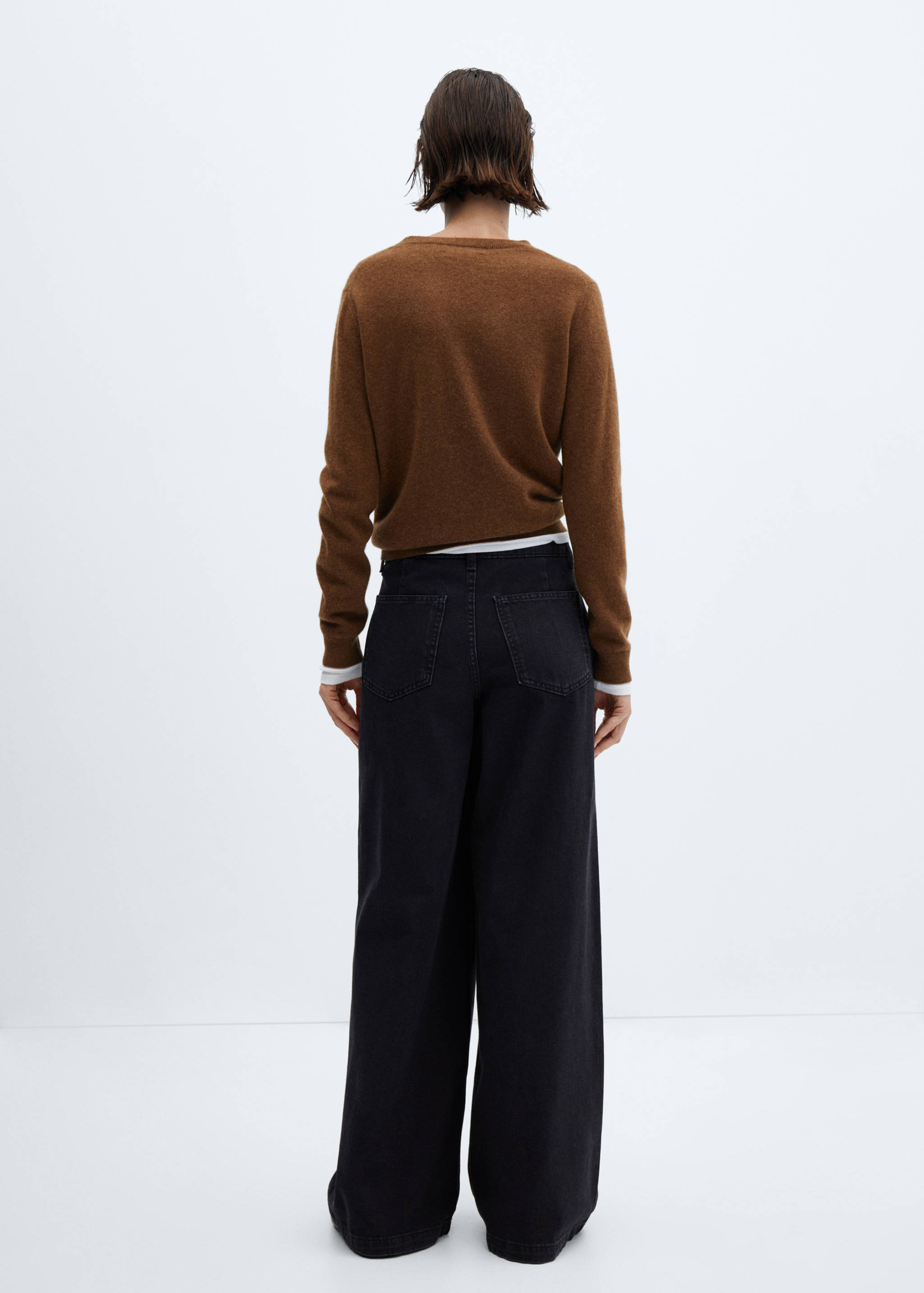 Wide leg pleated jeans - Reverse of the article