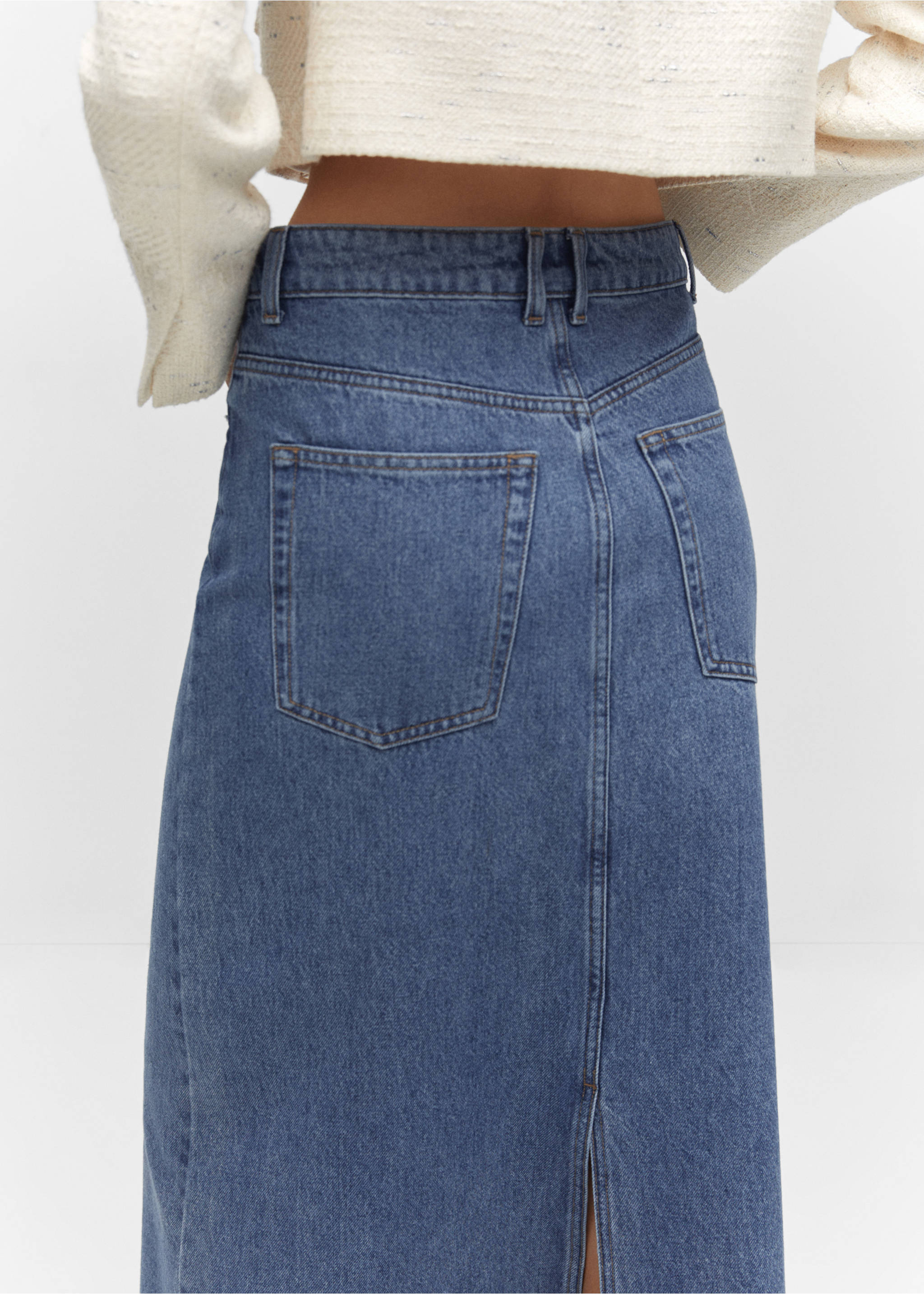 Long denim skirt - Details of the article 3, Medium Blue. Ref: 57033806-00.