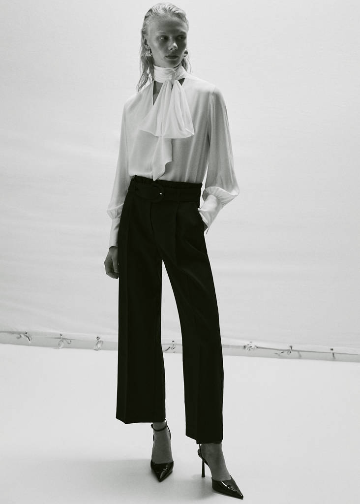 Paperbag trousers with belt — Black