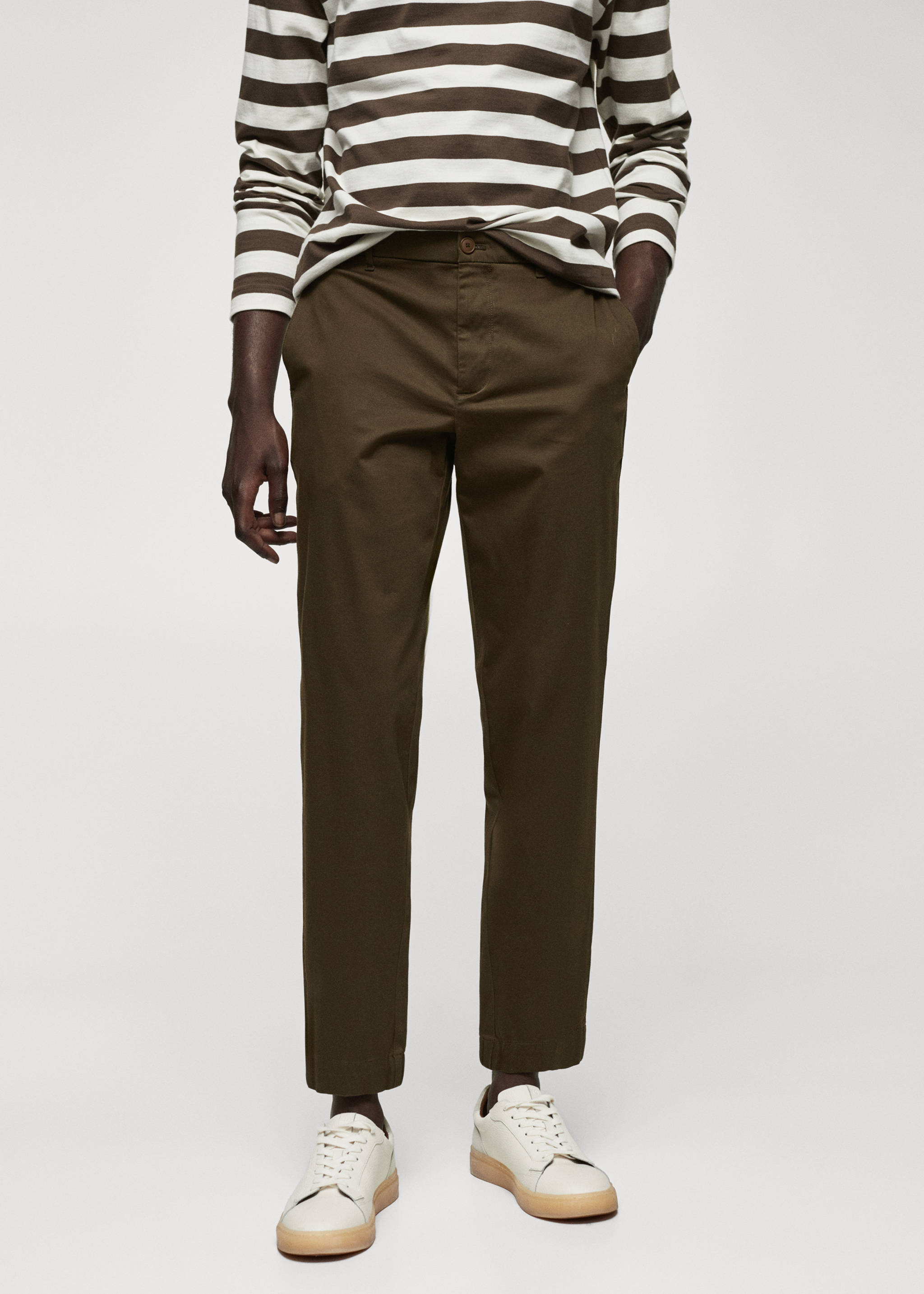 Pantalón slim fit algodón elástico - Plano medio